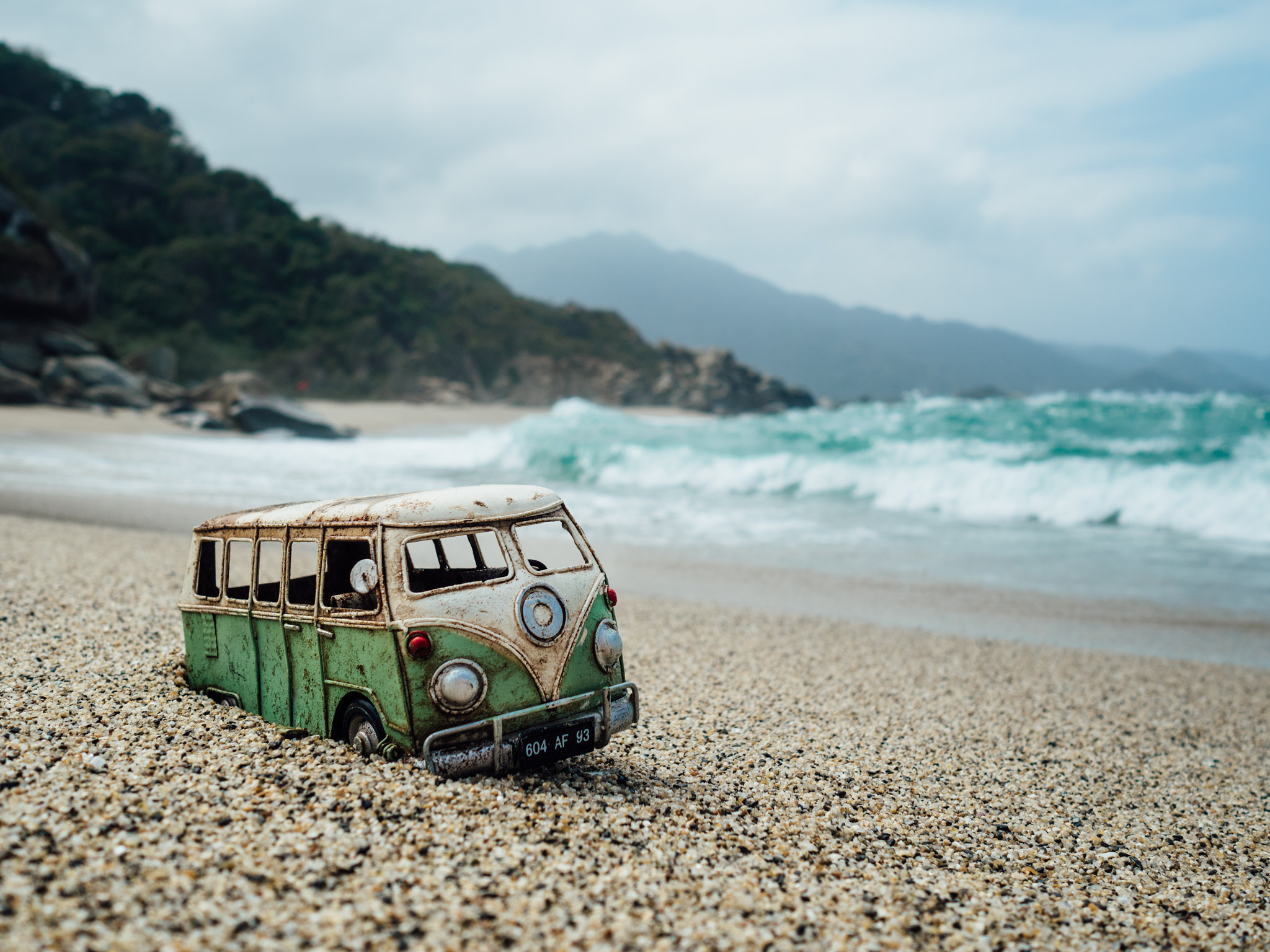 Olympus OM-D E-M5 II + Olympus M.Zuiko Digital 17mm F1.8 sample photo. Lost in colombia photography