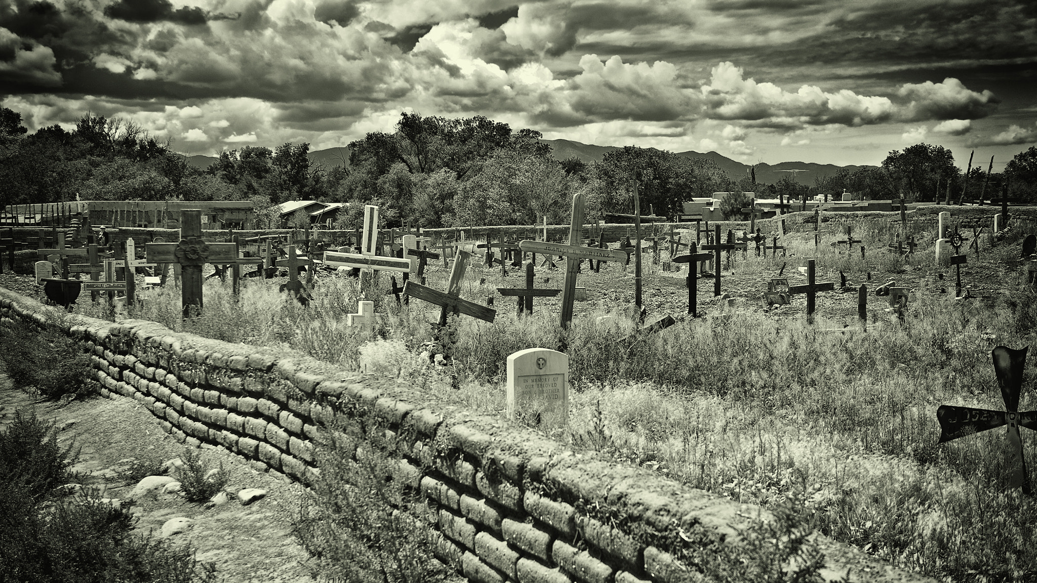 Nikon D300 + Sigma 18-125mm F3.8-5.6 DC OS HSM sample photo. Taos pueblo 43bw photography