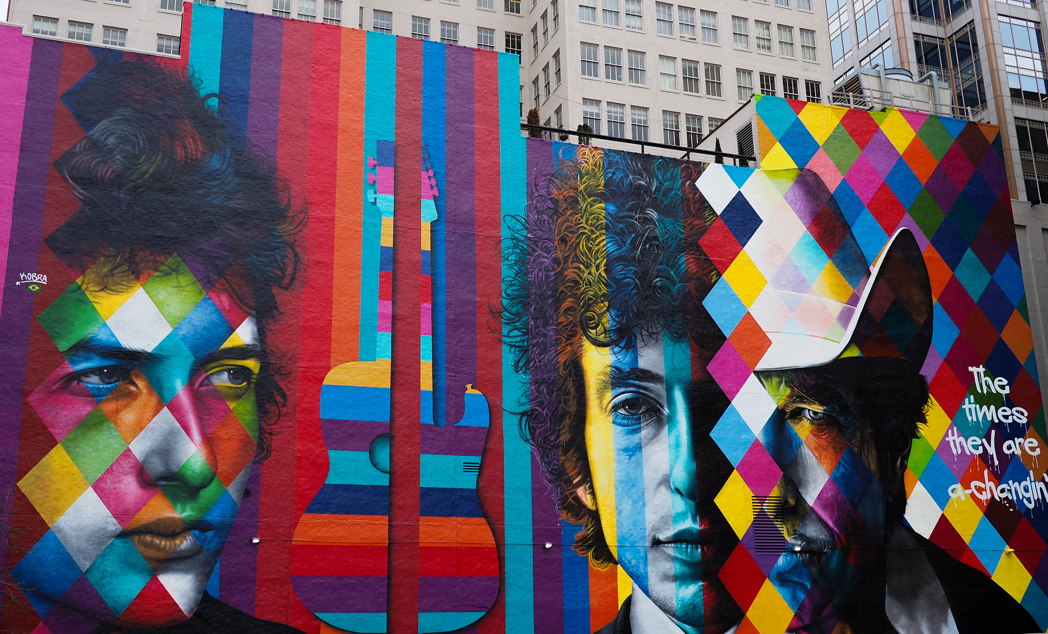 Olympus OM-D E-M10 II + Panasonic Lumix G 20mm F1.7 ASPH sample photo. Dylan mural downtown minneapolis photography