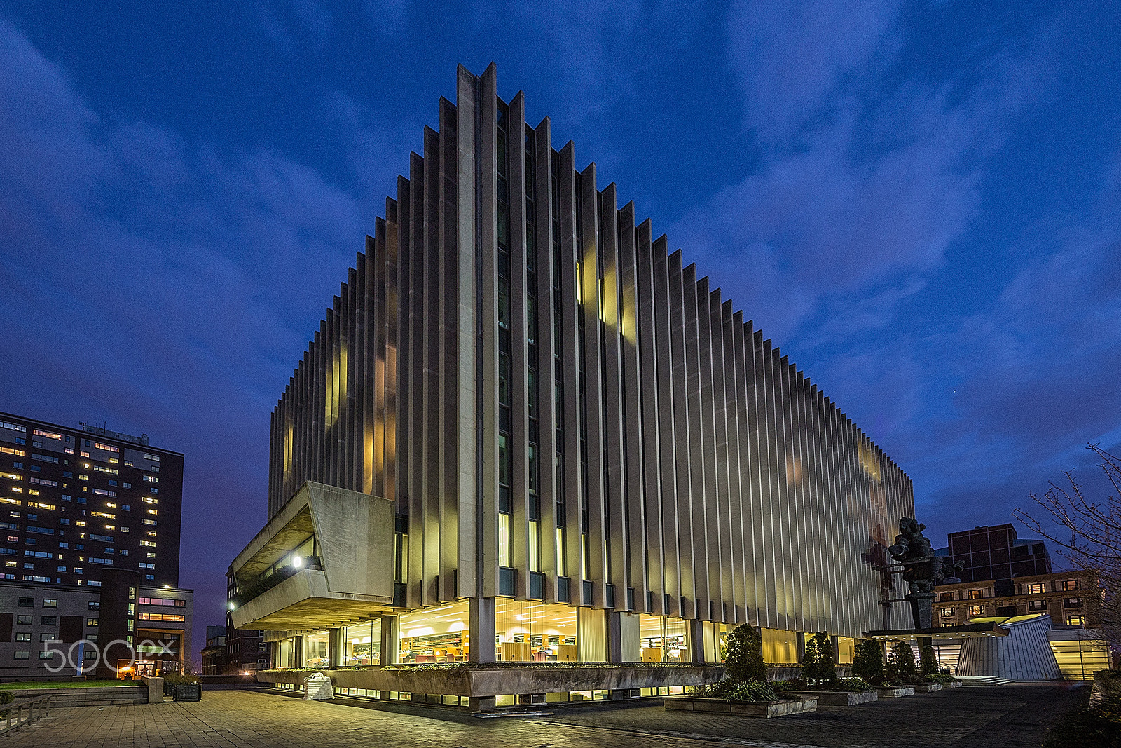 Sigma 8-16mm F4.5-5.6 DC HSM sample photo. Columbia university library photography