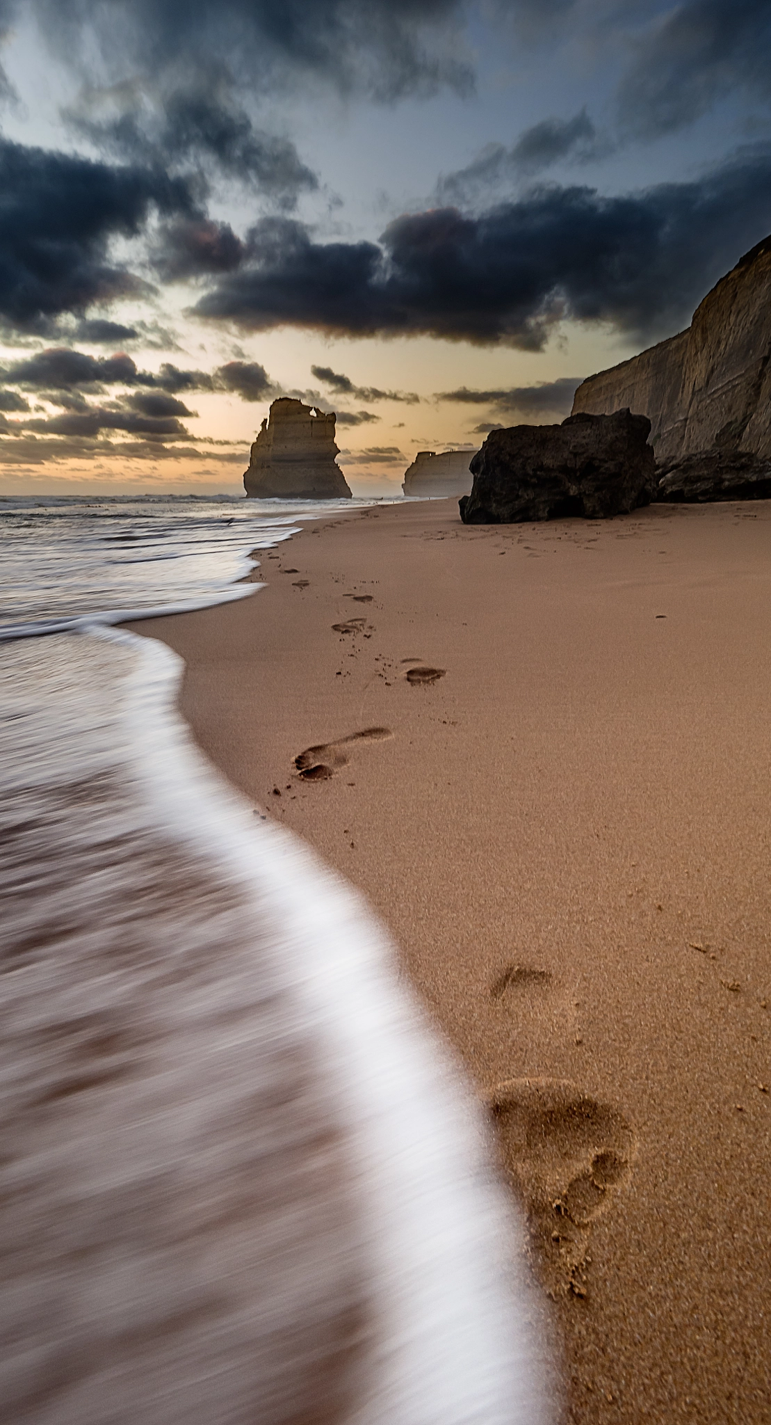 Olympus M.Zuiko Digital ED 7-14mm F2.8 PRO sample photo. Foot steps of the giants photography