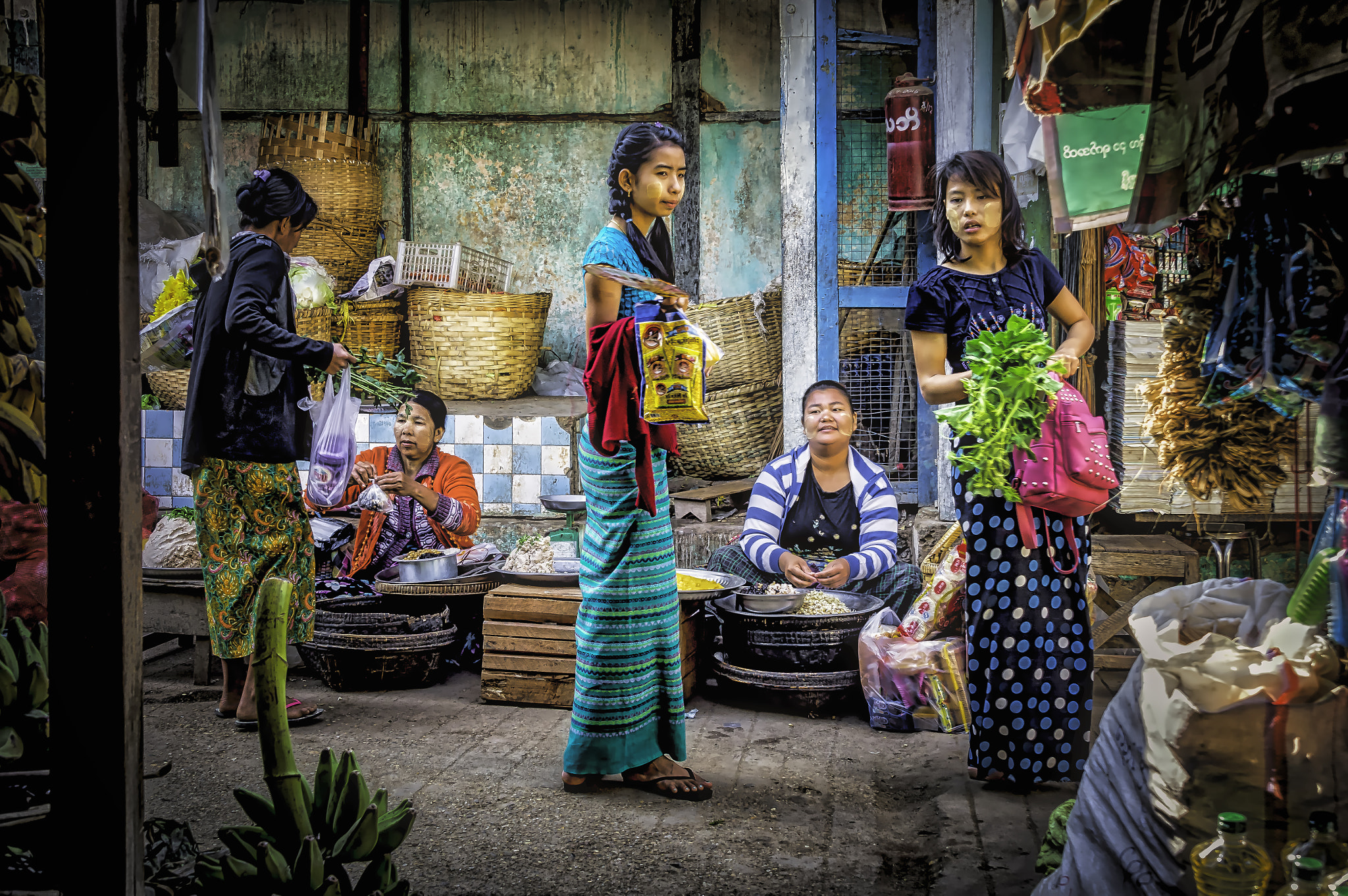 Nikon D4 sample photo. Bagan market scene photography