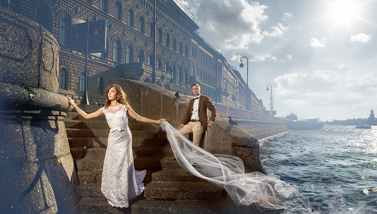 Canon EF 24mm f/1.4L sample photo.   the embankment of the river neva photography