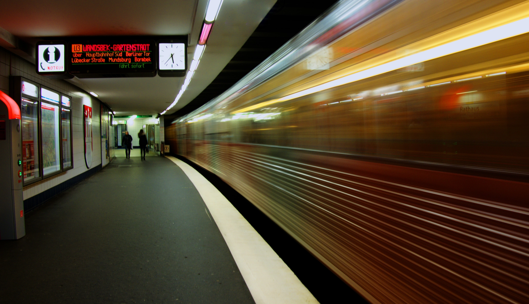 Panasonic Lumix DMC-GF7 sample photo. U-bahn linie 3 (hamburg) photography