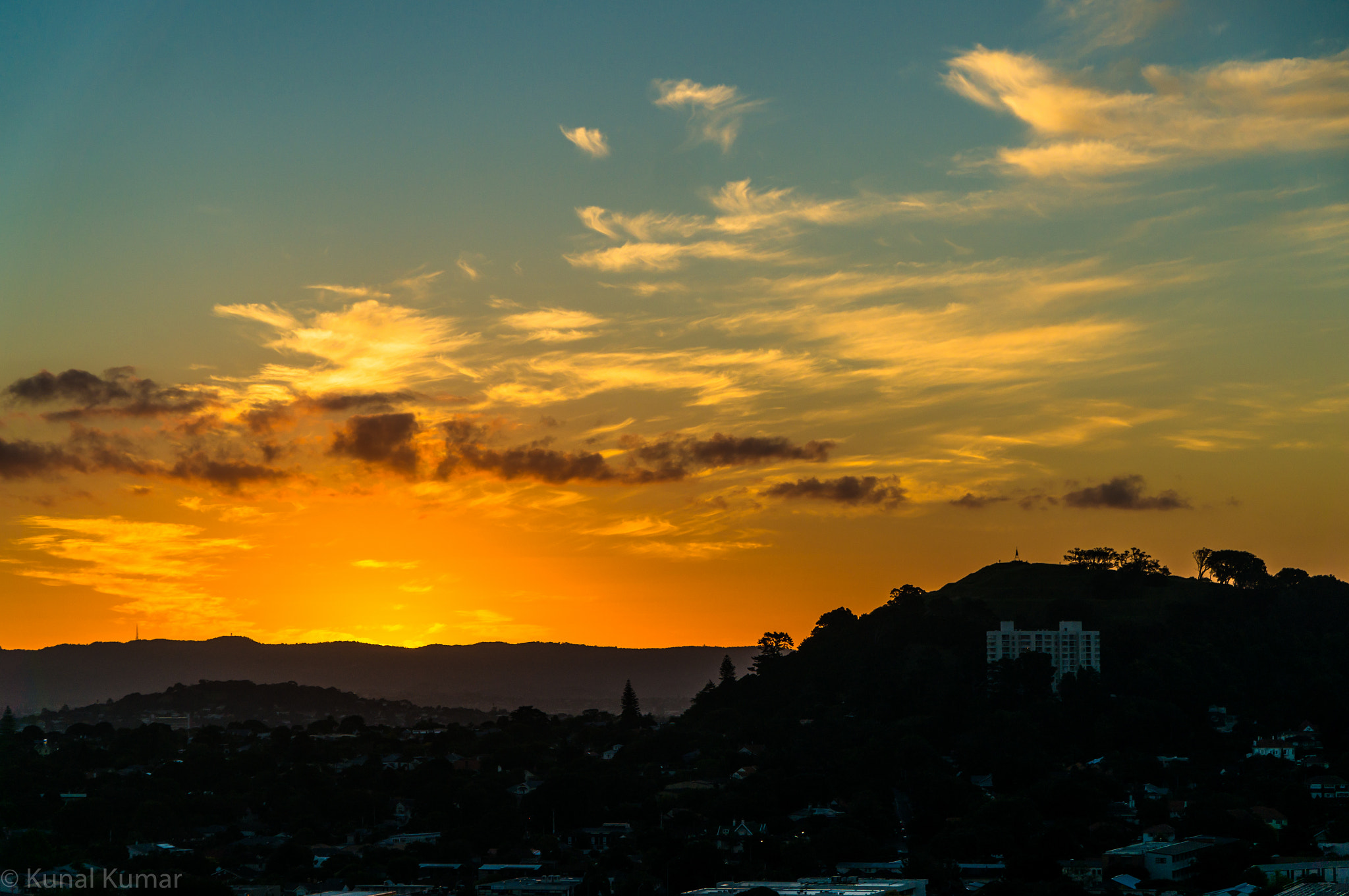 Sony Alpha NEX-5R + Sony E PZ 18-105mm F4 G OSS sample photo. From one peak to another photography