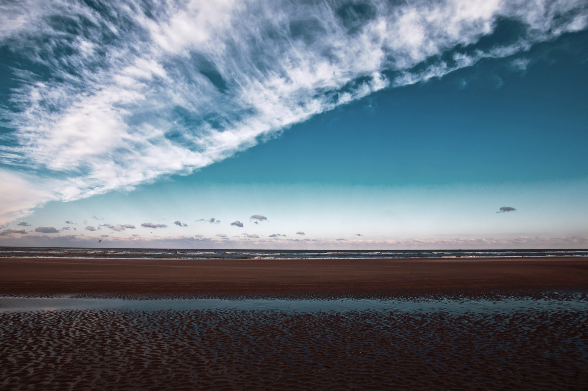 Sigma 70-200mm F2.8 EX DG Macro HSM II sample photo. Zandfoort shore memories photography