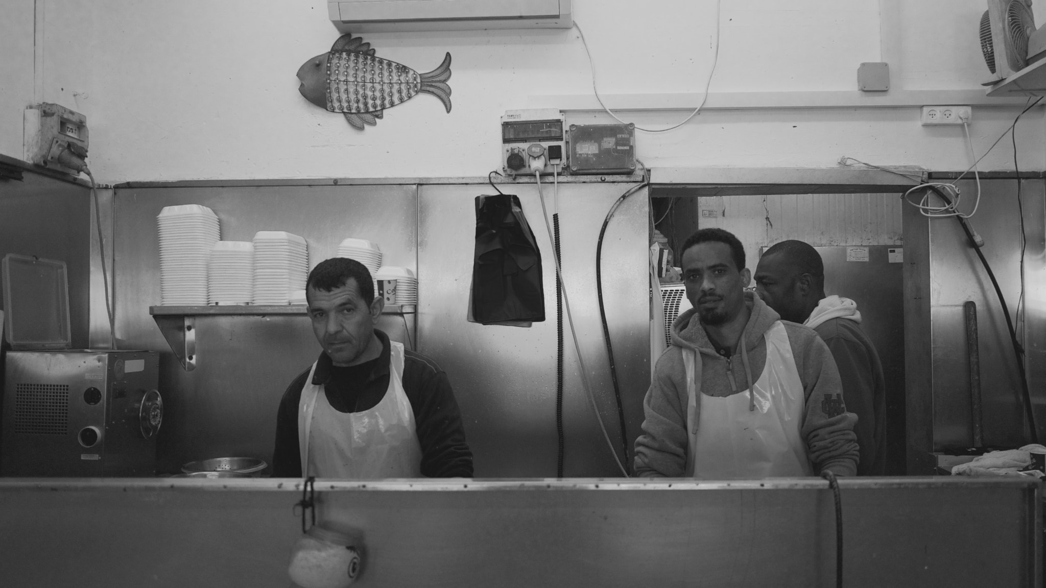 Panasonic Lumix DMC-GF3 + Panasonic Lumix G 14mm F2.5 ASPH sample photo. Fish market photography