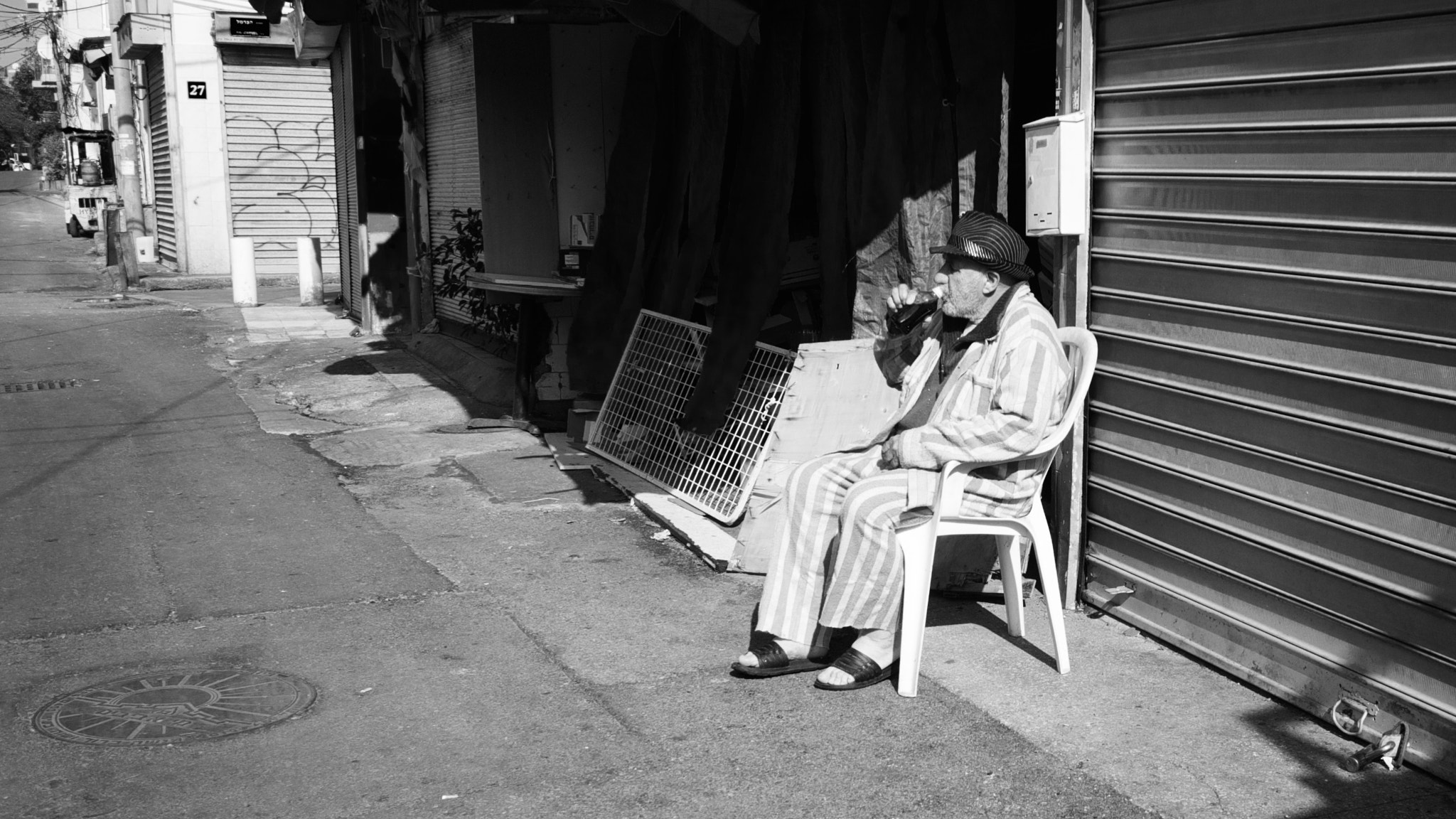 Panasonic Lumix DMC-GF3 + Panasonic Lumix G 14mm F2.5 ASPH sample photo. Relaxing photography