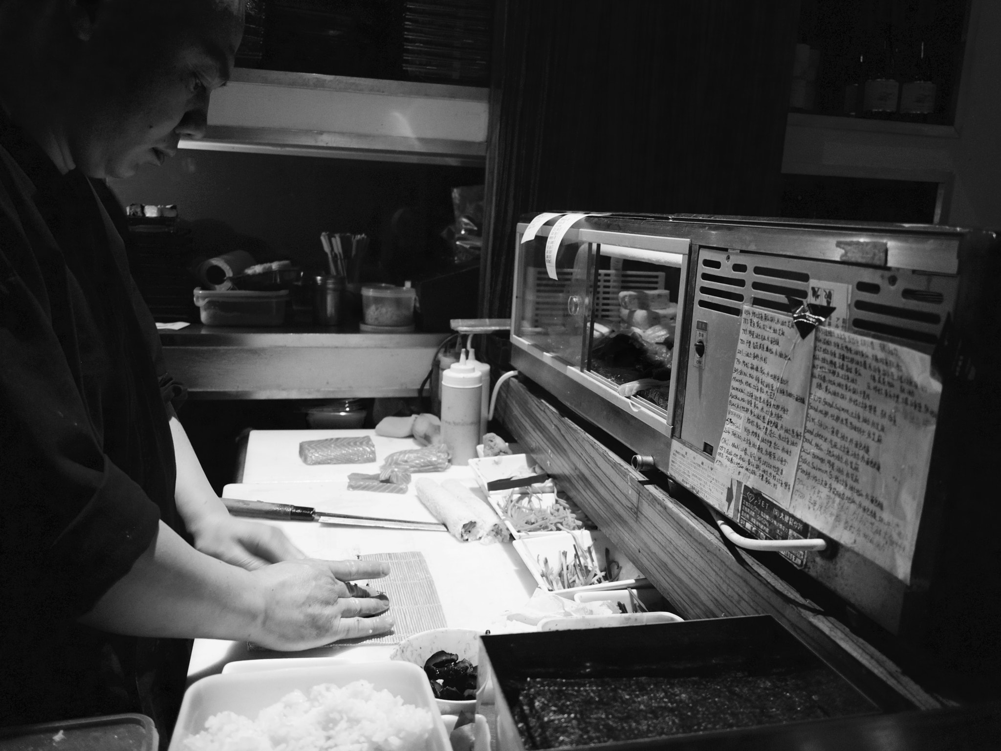 Panasonic Lumix DMC-GF3 + Panasonic Lumix G 14mm F2.5 ASPH sample photo. Sushi masters photography