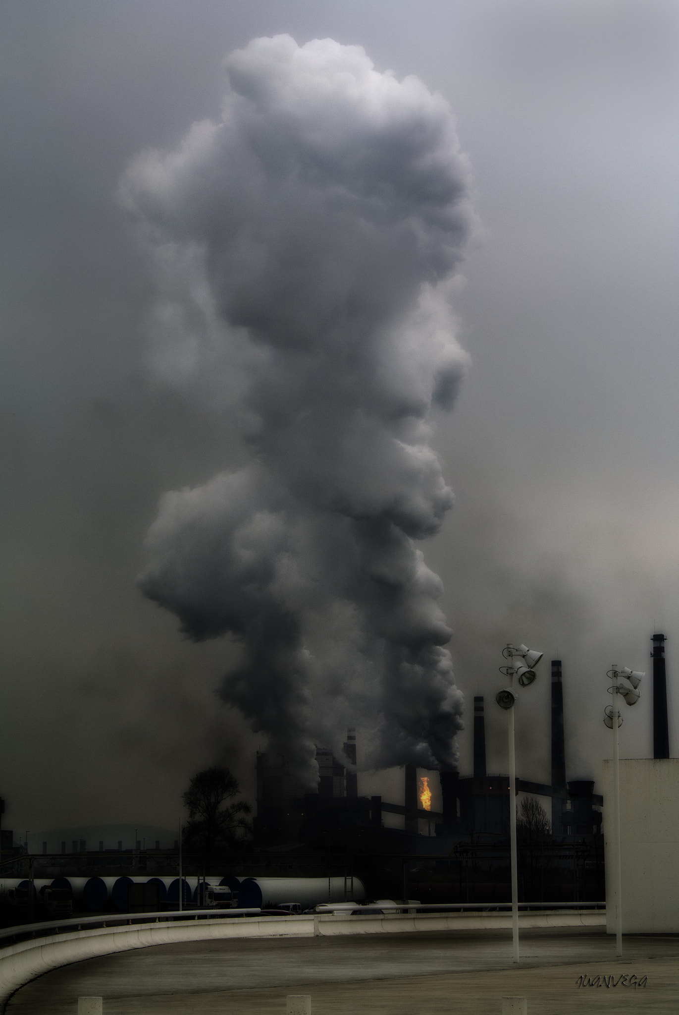 VR 18-105mm f/3.5-5.6G sample photo. Smoke photography