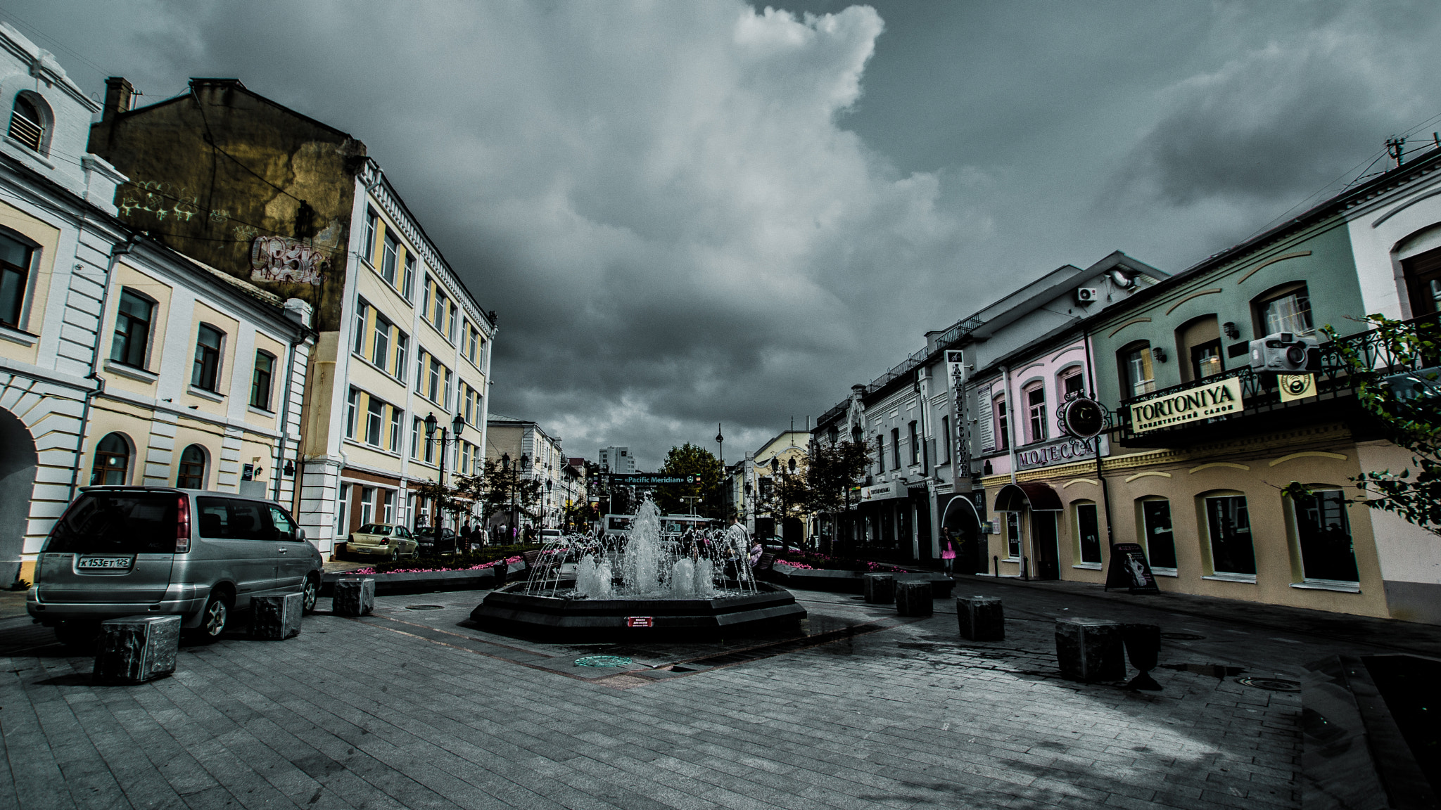 Sony SLT-A77 + Sony DT 11-18mm F4.5-5.6 sample photo. Storm arbat photography