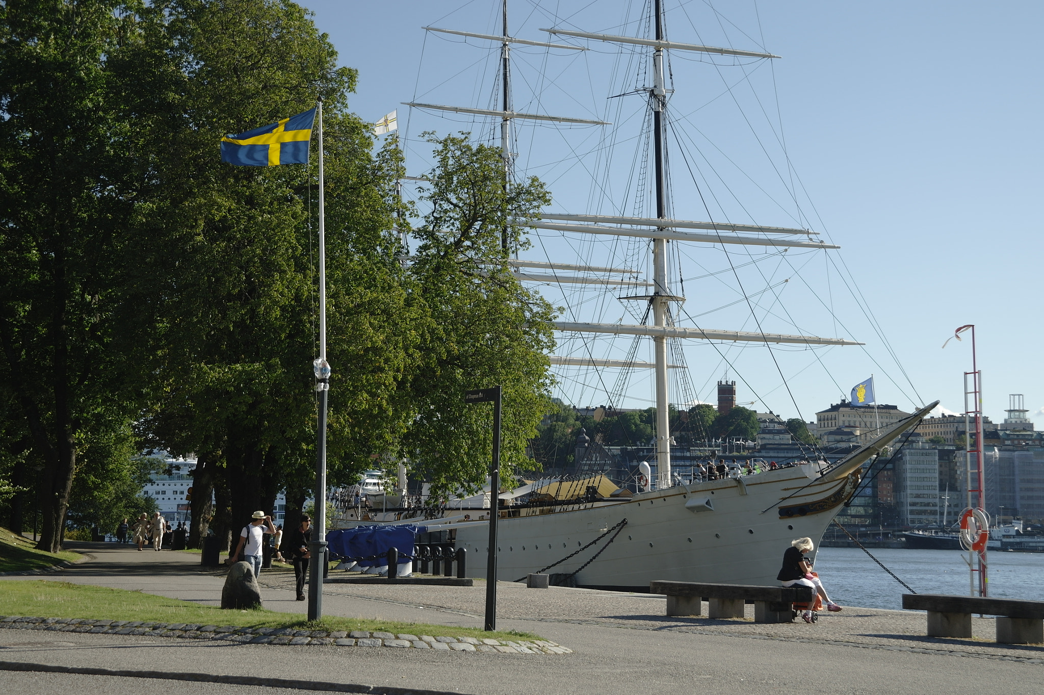 Samsung NX5 sample photo. Stockholm photography