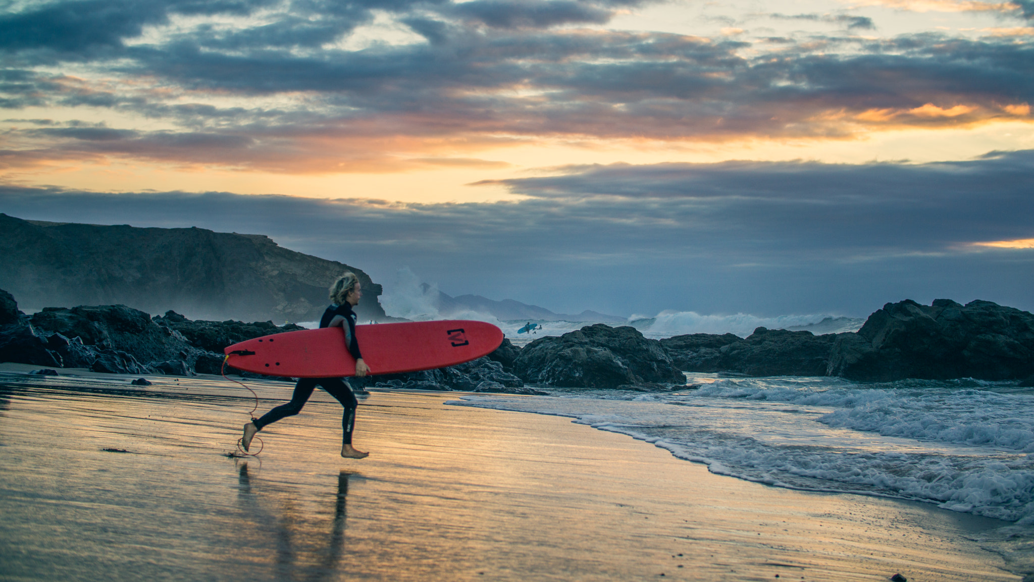 Canon EF 70-300mm F4-5.6L IS USM sample photo. Surfer at la pared, fuerteventura photography