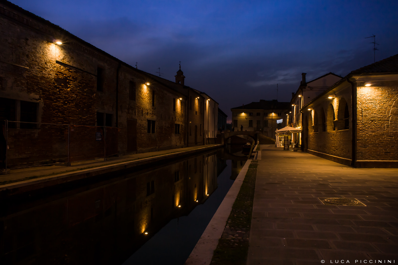 Canon EOS 5D + Canon EF 28mm F1.8 USM sample photo. Comacchio night photography