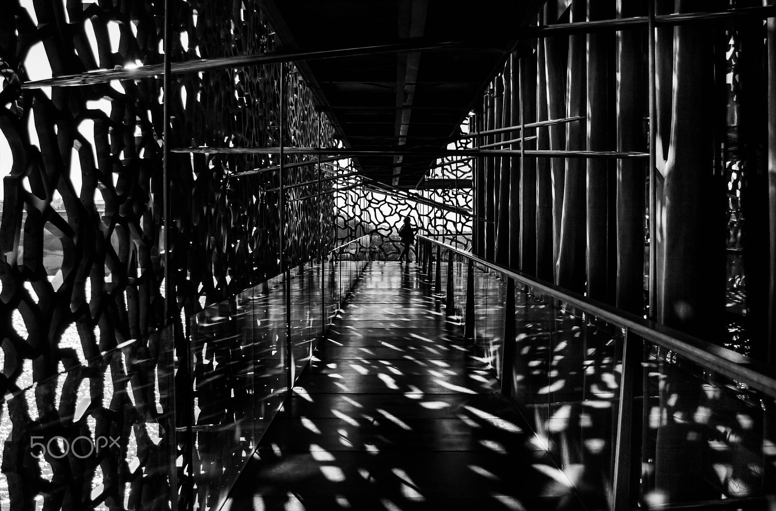 Canon EF-S 18-55mm F3.5-5.6 sample photo. Shadows at mucem photography