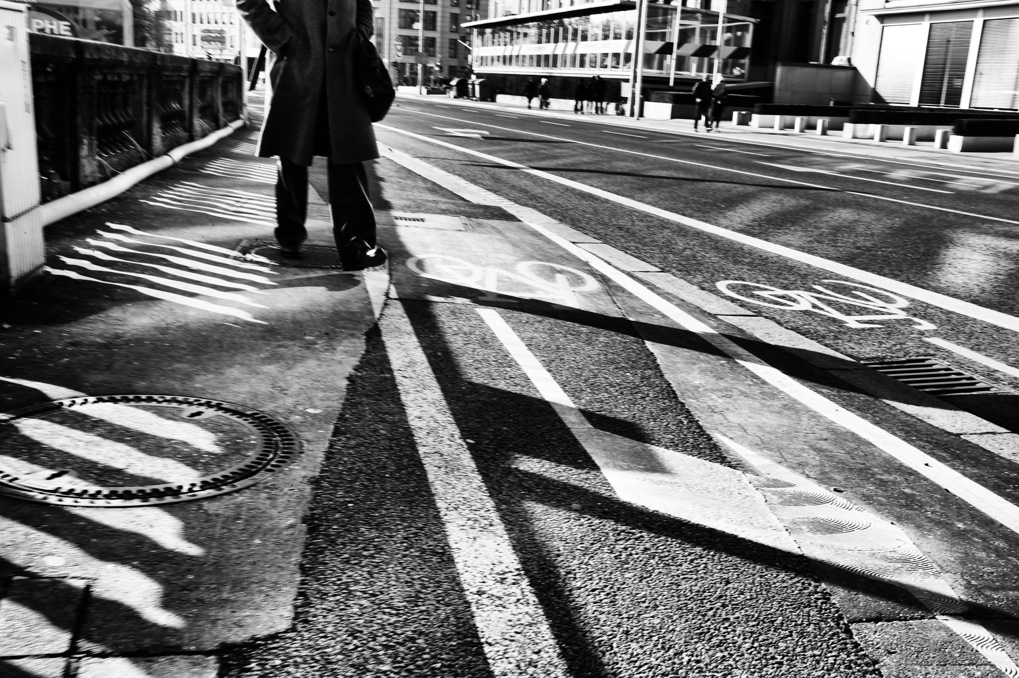 Summicron-M 50mm f/2 (IV, V) sample photo. Crossing photography