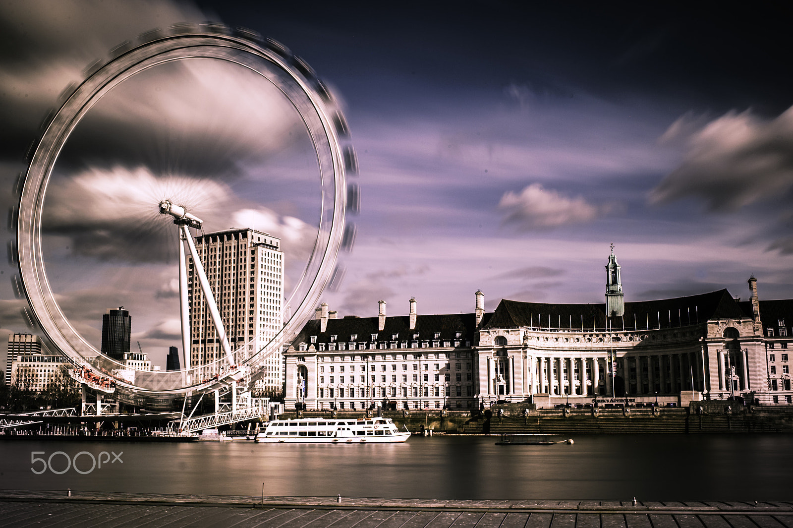 Nikon D3 + Nikon AF Nikkor 35mm F2D sample photo. Millennium wheel daytime long exposure photography