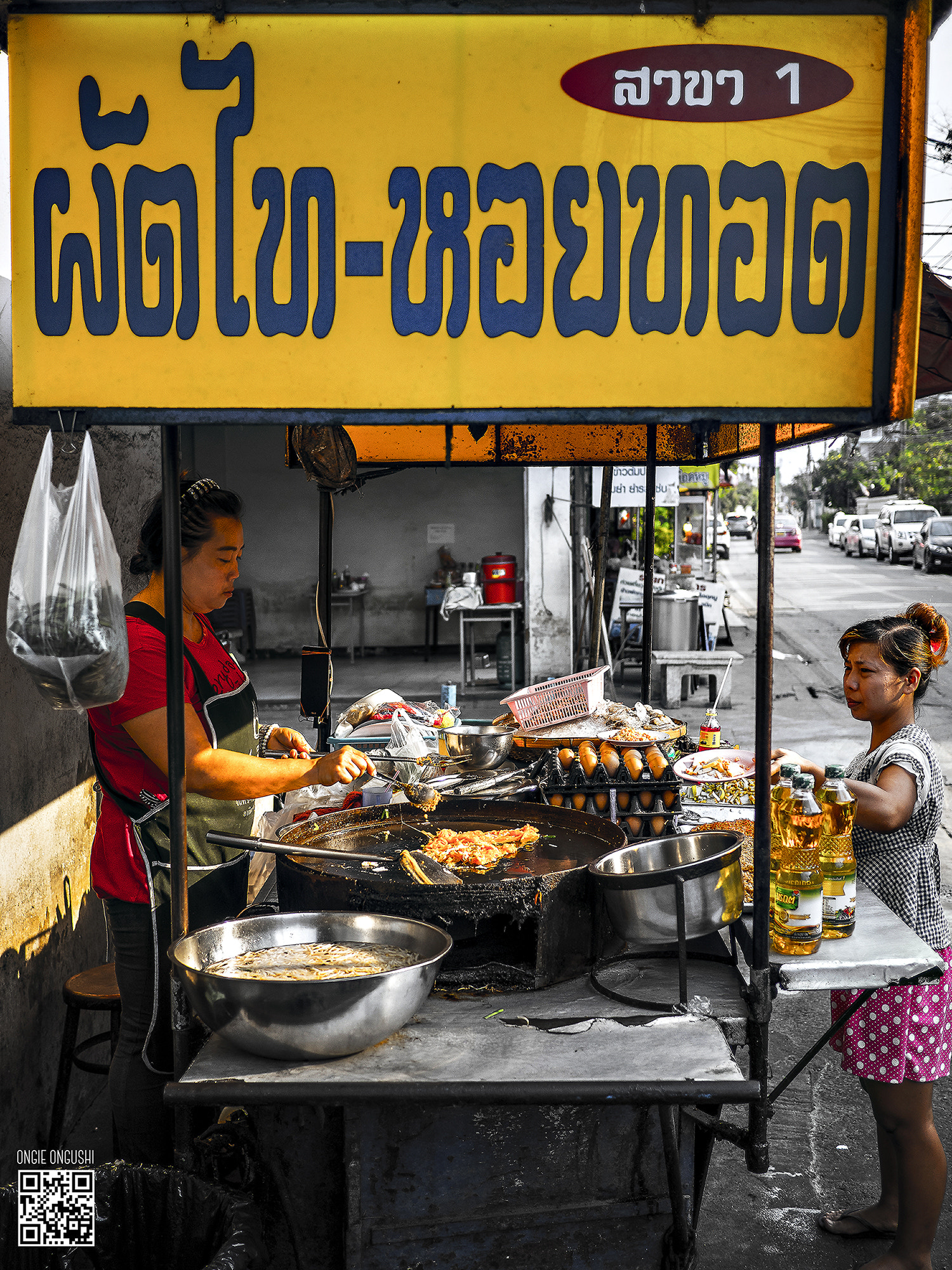 Olympus OM-D E-M10 II + LUMIX G 20/F1.7 II sample photo. My finder 23: pad thai recipe photography