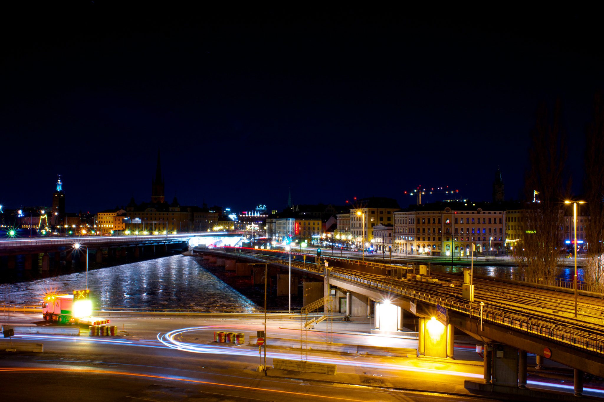 Sony SLT-A65 (SLT-A65V) + Sony 20mm F2.8 sample photo. Stockholm traffic photography