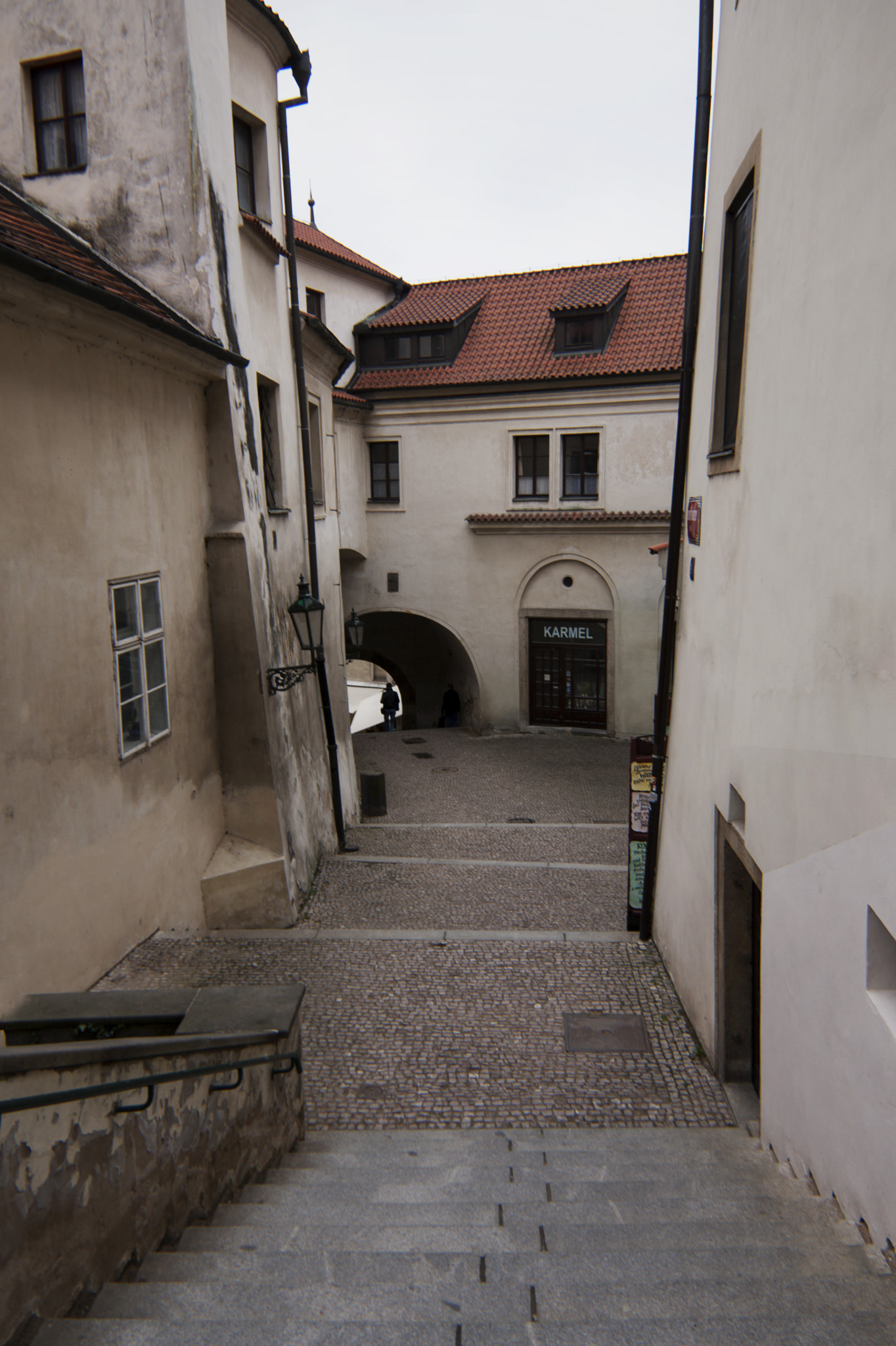 Canon EOS 40D + Tamron SP AF 17-50mm F2.8 XR Di II VC LD Aspherical (IF) sample photo. Stairs in prague photography