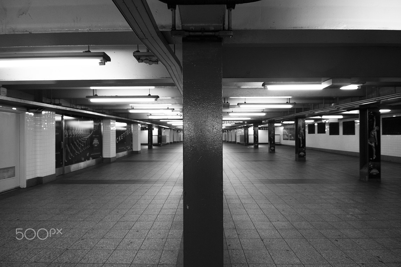Tokina AT-X 12-28mm F4 Pro DX sample photo. New york metro station photography