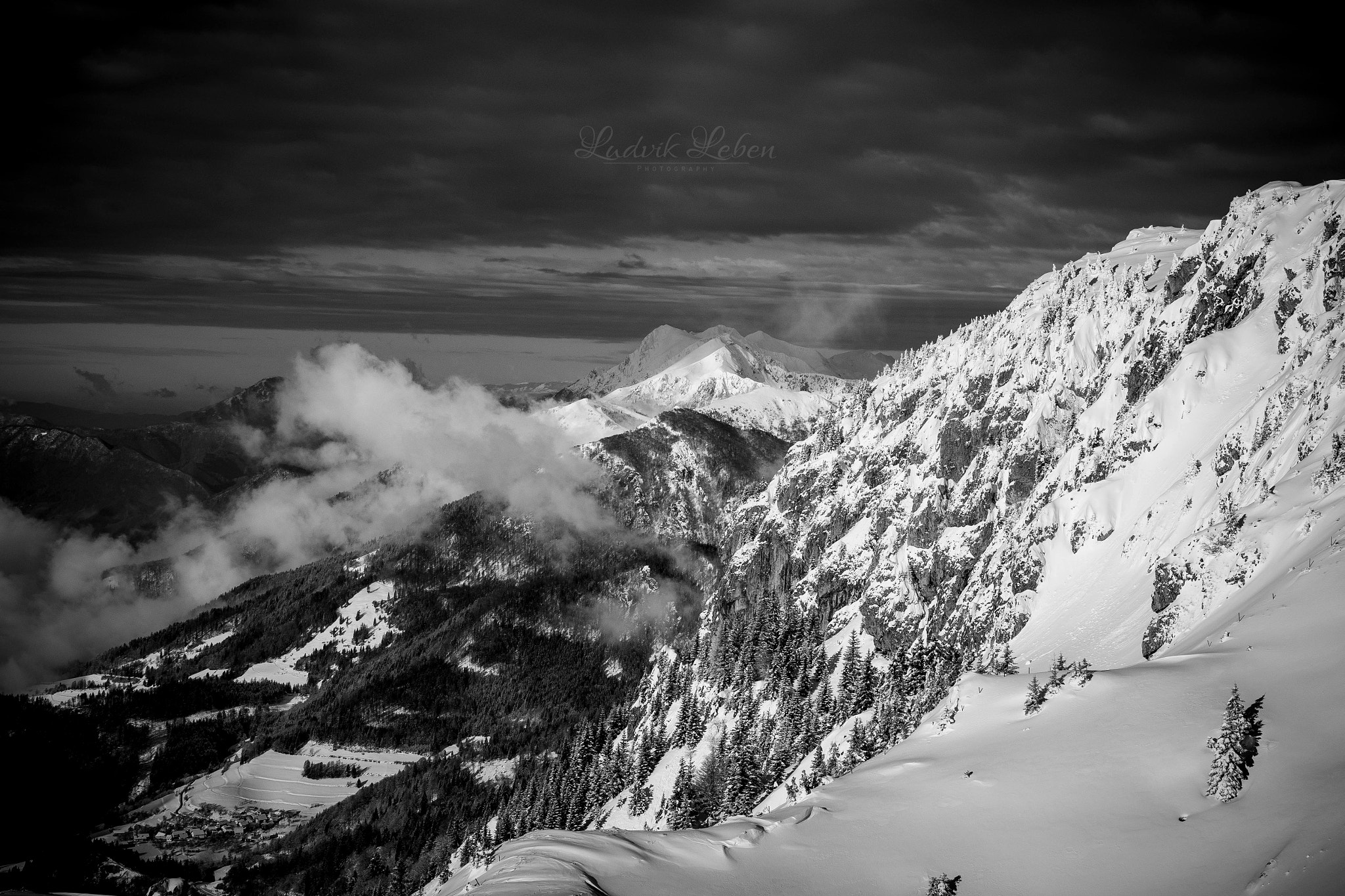 Sony a7 II + Sony 50mm F1.4 sample photo. Black vs. white photography