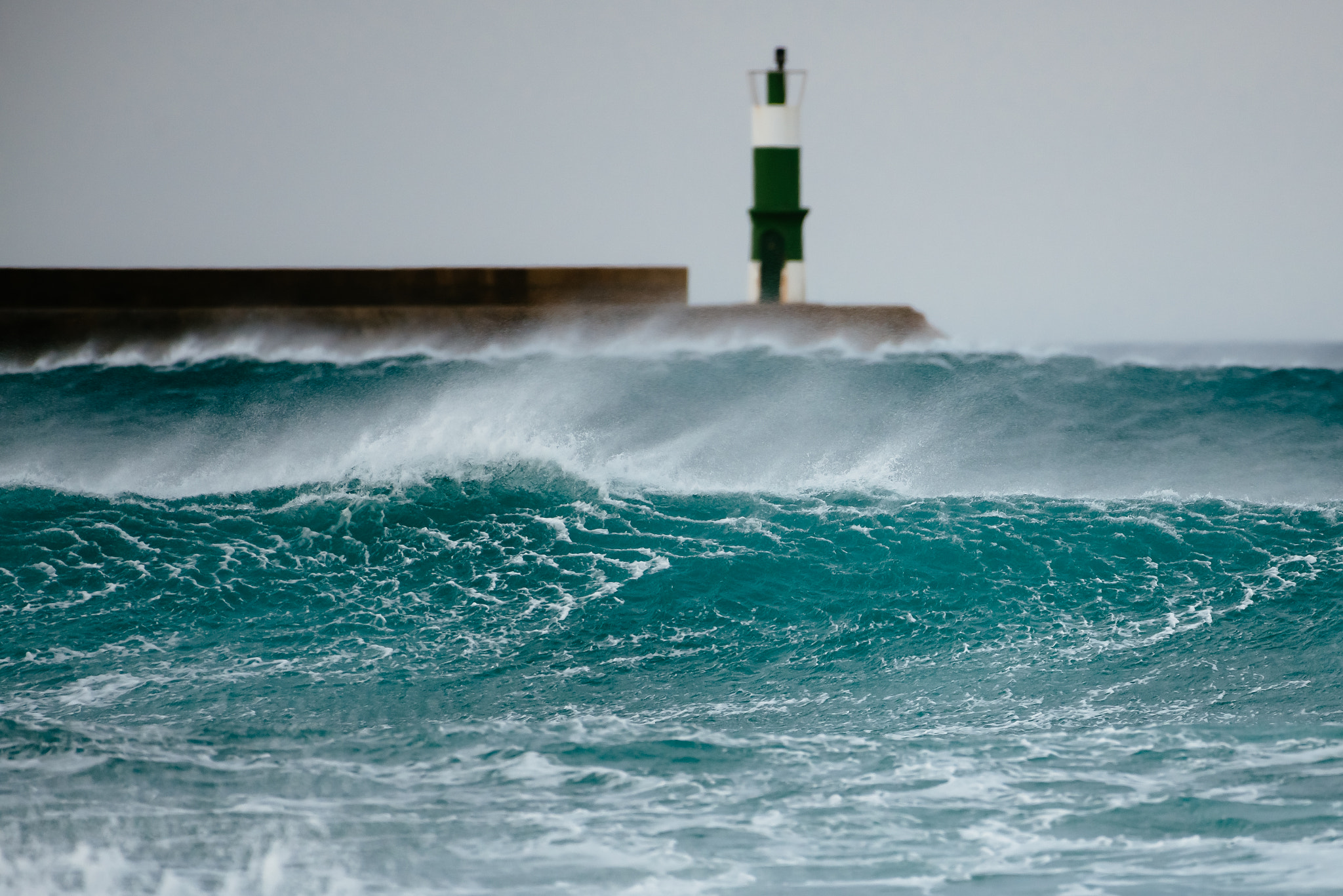 Nikon AF-S Nikkor 200-500mm F5.6E ED VR sample photo. Offshore windswept crest photography