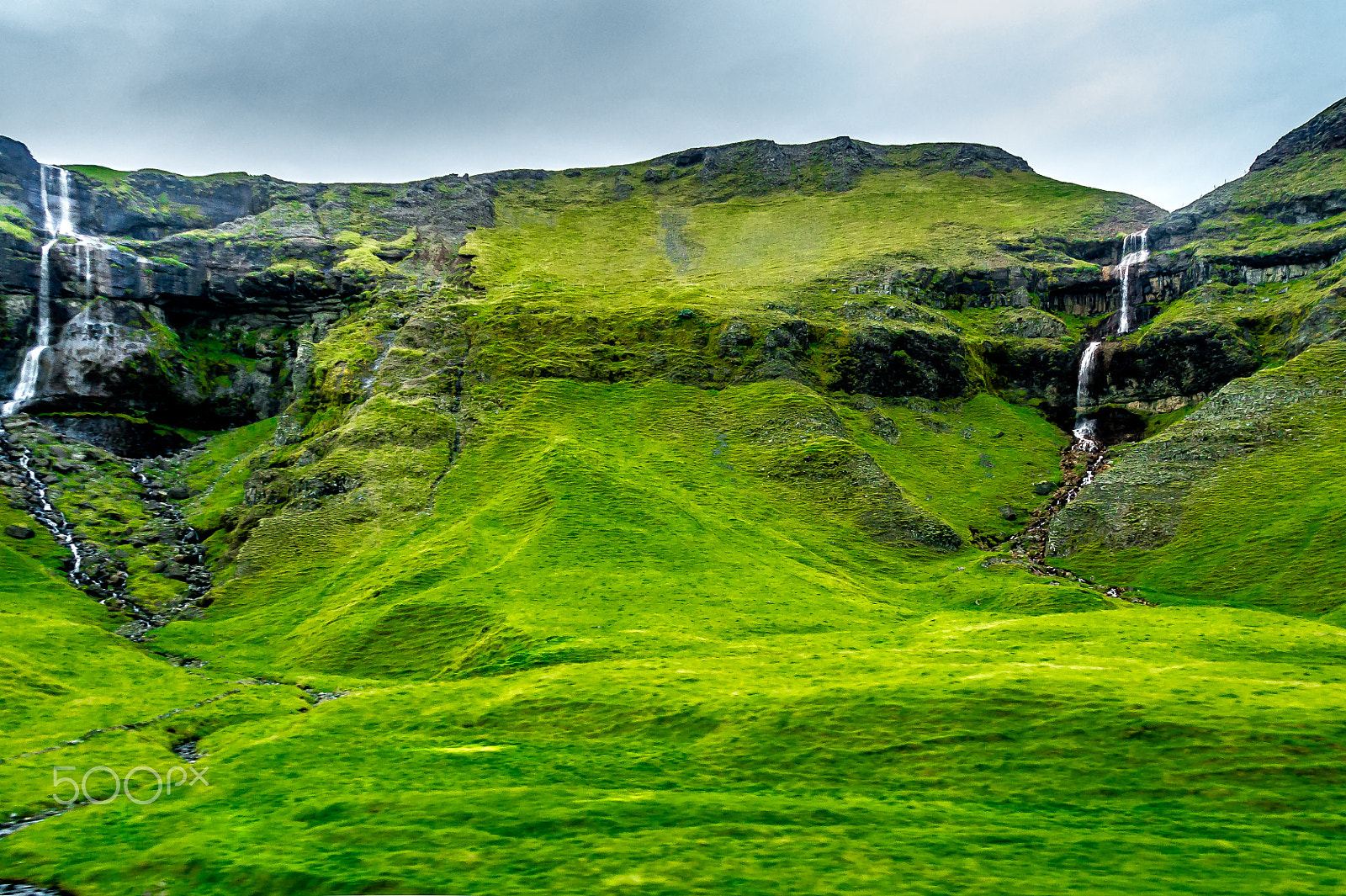 Sony Alpha DSLR-A550 + 24-70mm F2.8 sample photo. Waterfall in green photography