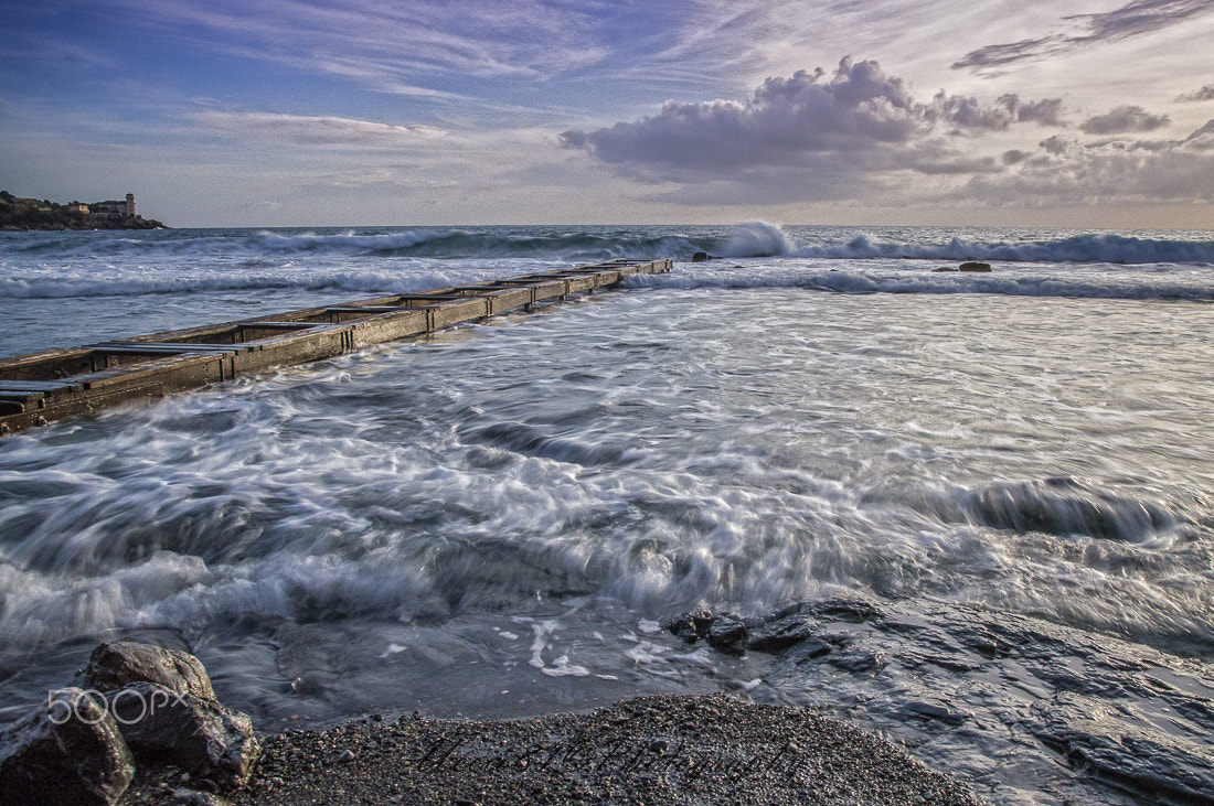 Sony Alpha DSLR-A580 + Tamron SP 24-70mm F2.8 Di VC USD sample photo. Riding the waves photography
