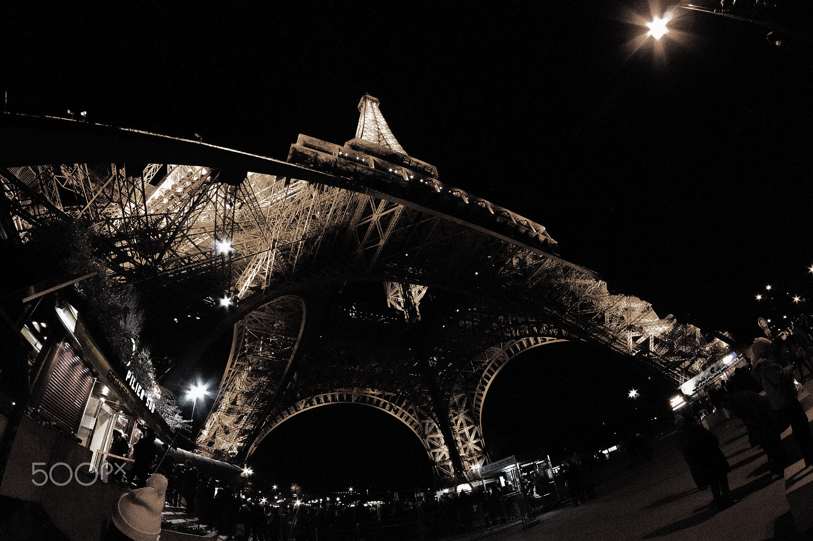 Nikon D3200 + Samyang 8mm F3.5 Aspherical IF MC Fisheye sample photo. Eiffel photography