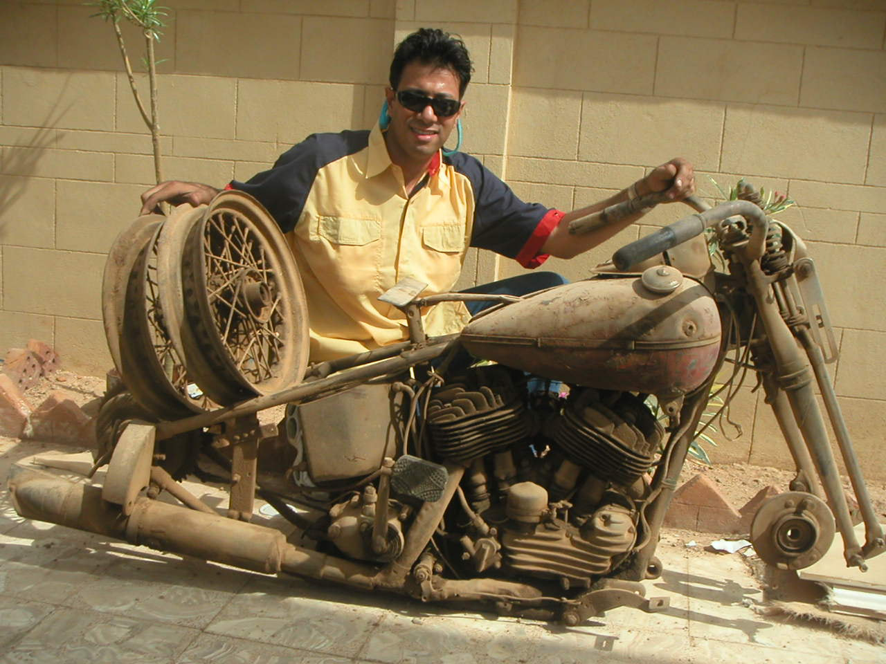 KONICA MINOLTA DiMAGE X sample photo. Harley ul 1945 they think i am crazy to buy it 30 years ago 5000$ photography