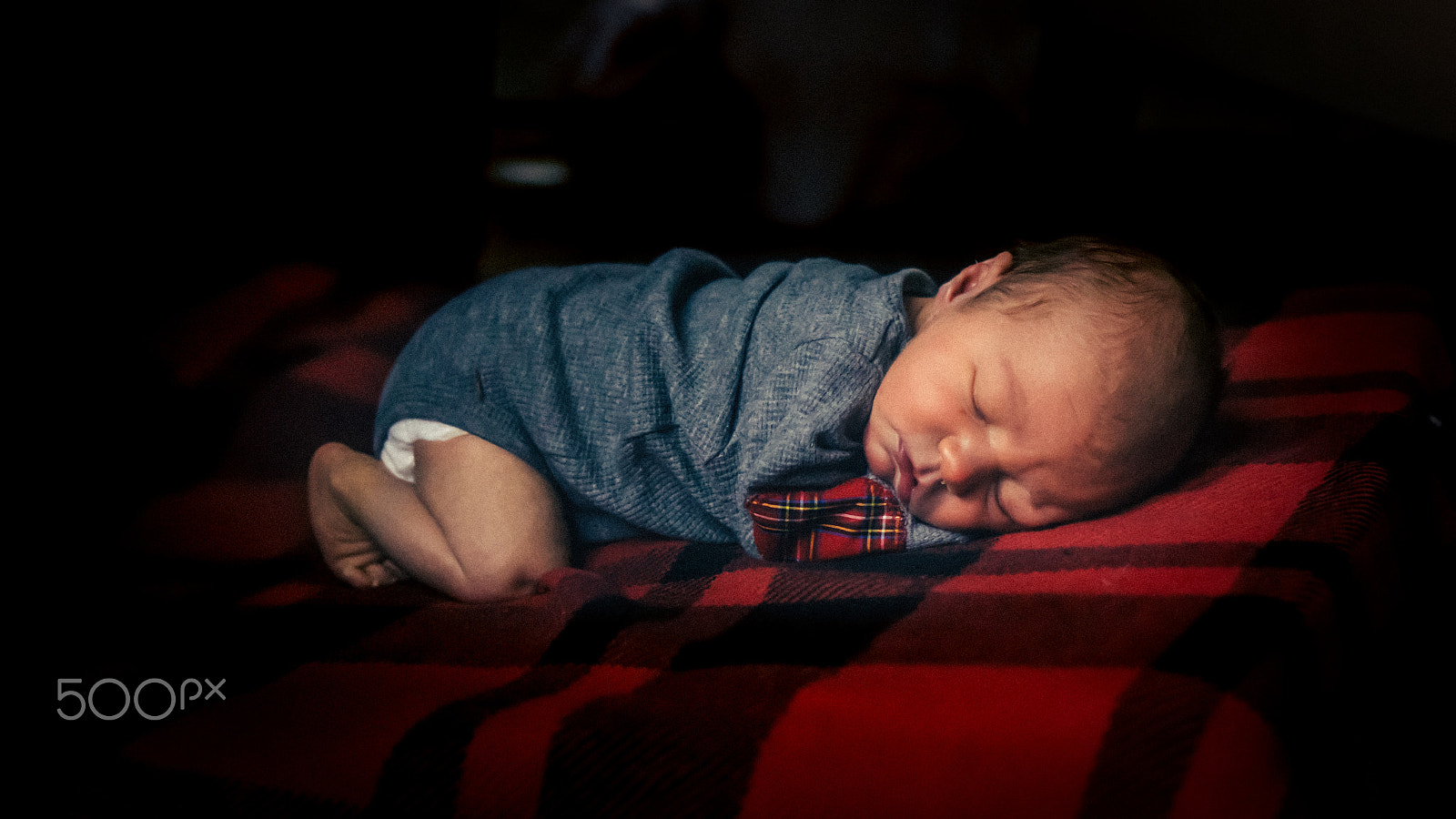 Sony a5100 + Sony E 35mm F1.8 OSS sample photo. Oliver at 4 days old photography