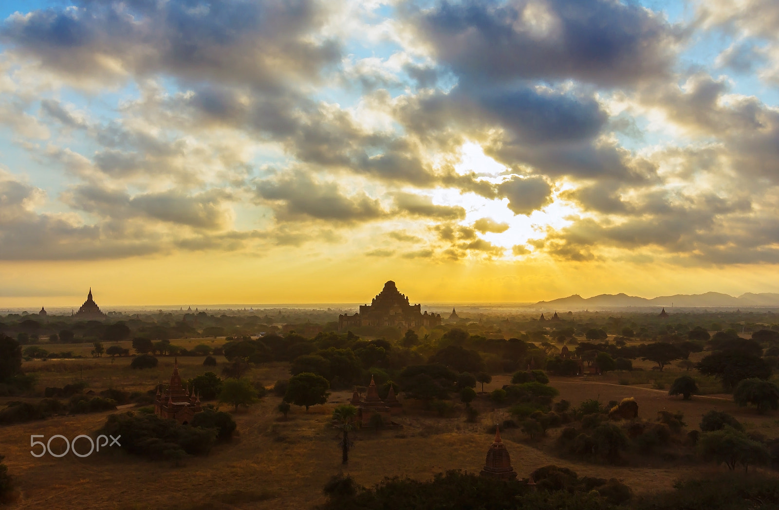 Canon EF 16-35mm F2.8L II USM sample photo. Bagan sunrise photography