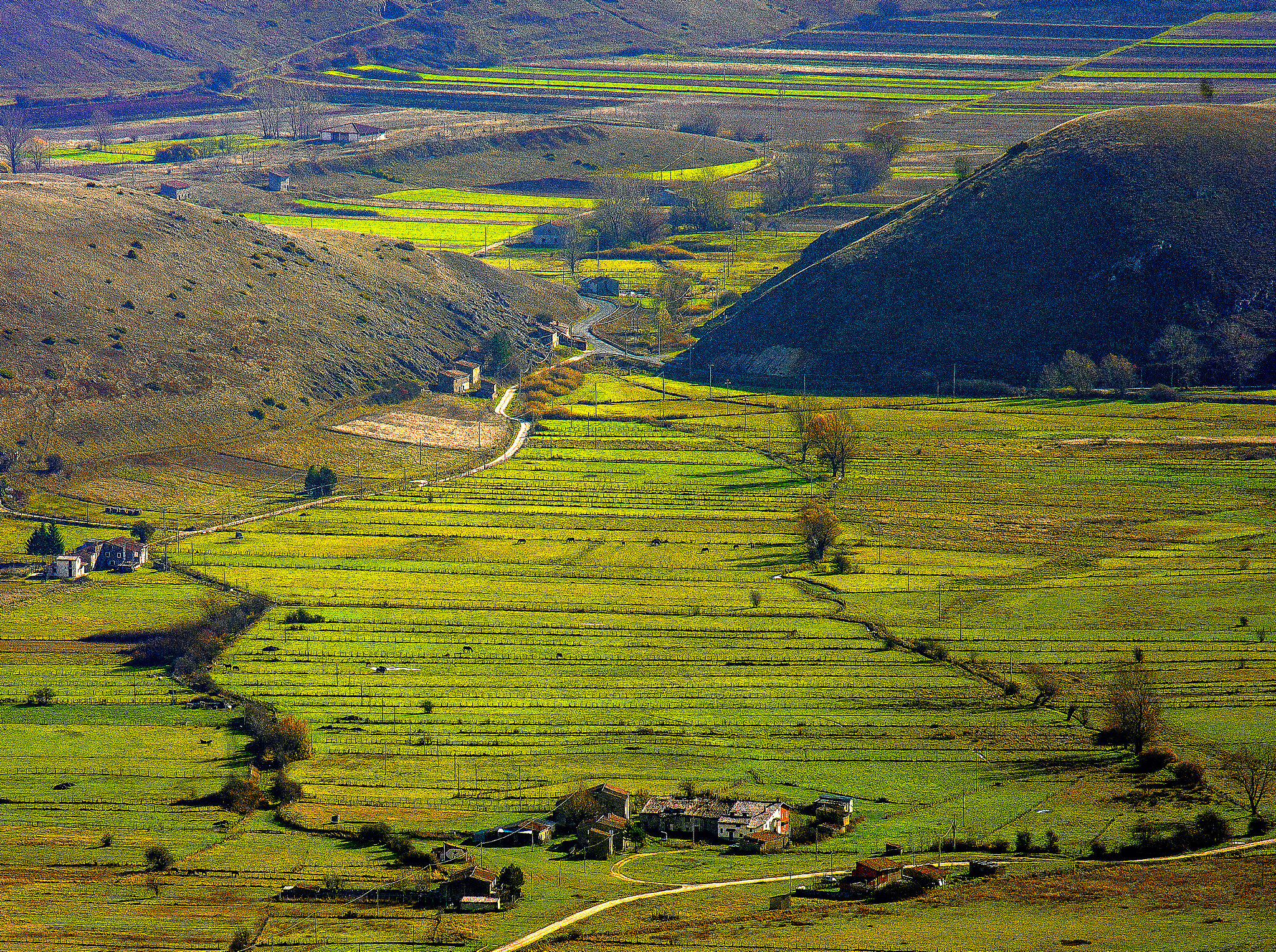 Samsung NX1000 + Samsung NX 50-200mm F4-5.6 ED OIS sample photo. Mountain crops photography