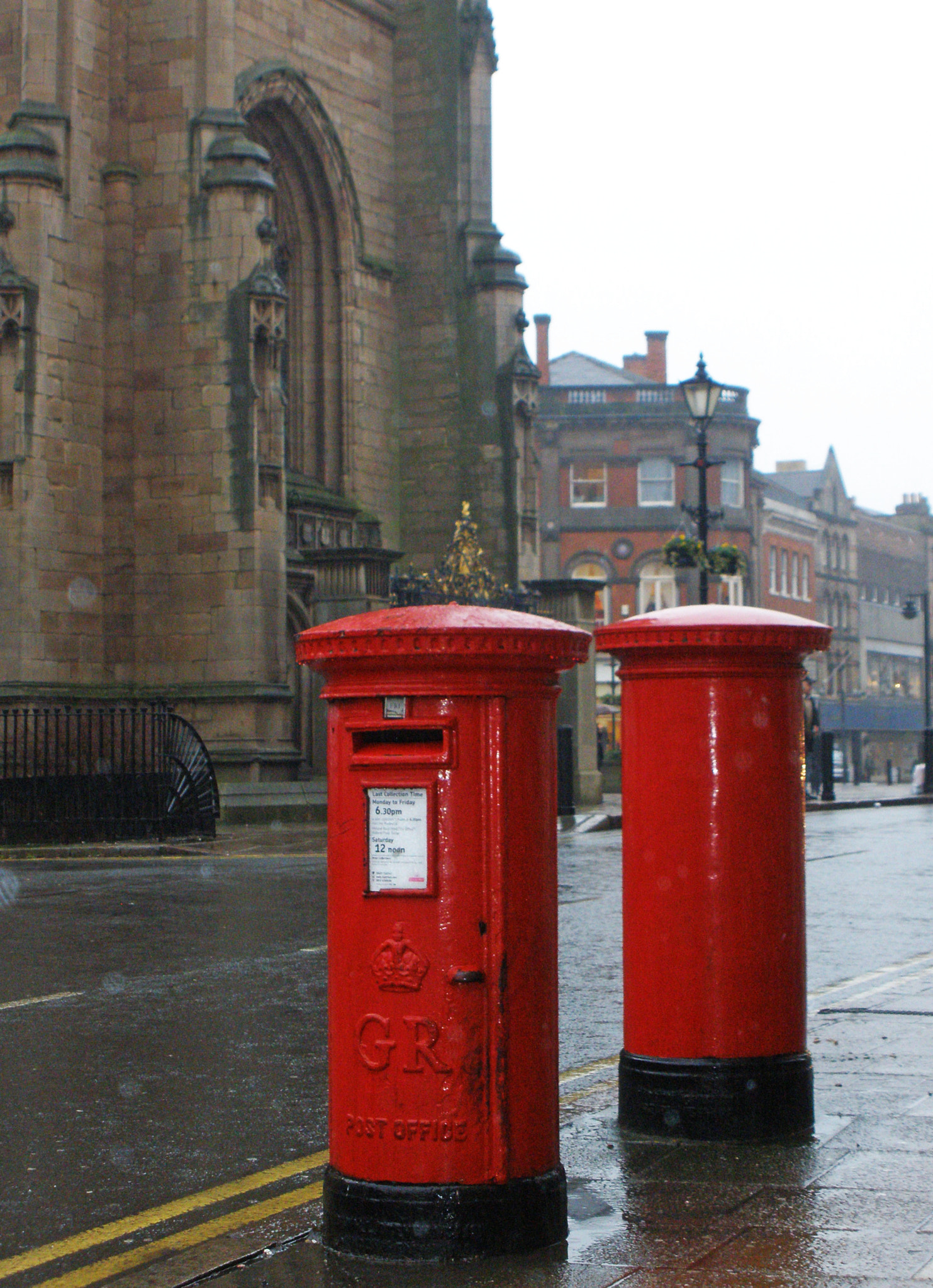 Olympus FE340,X855,C560 sample photo. Rainy post box photography