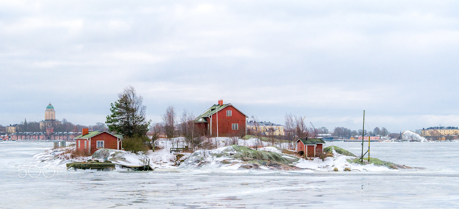 Panasonic Lumix DMC-GF7 sample photo. Unknown island along the ride to suomenlinna photography