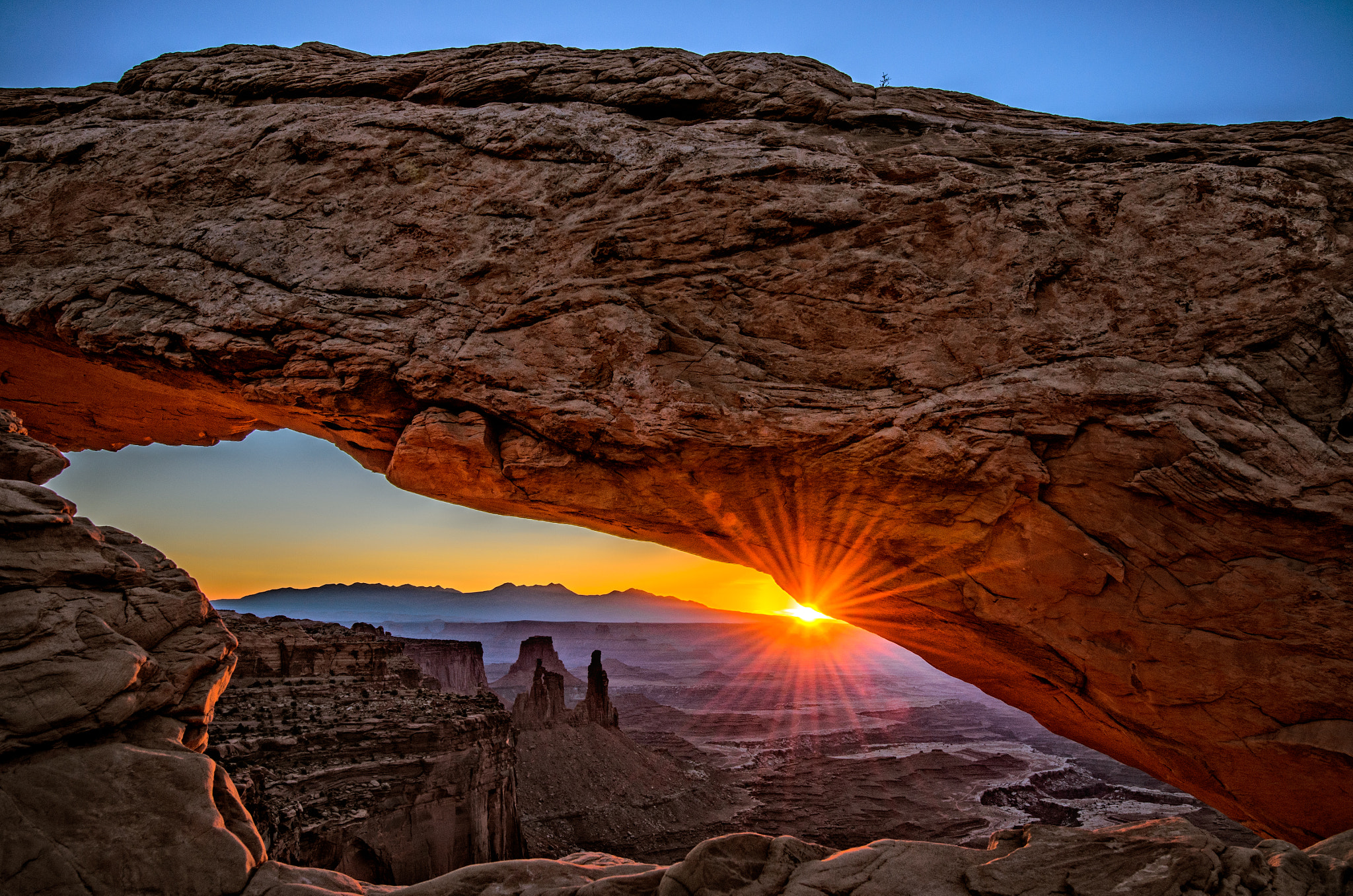 Nikon AF-S Nikkor 16-35mm F4G ED VR sample photo. Mesa arch photography