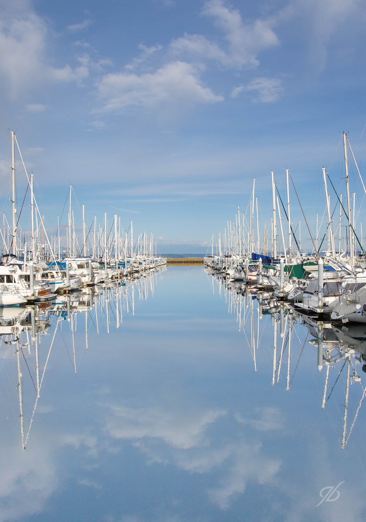 Canon EF 16-35mm F2.8L USM sample photo. Mirror boats photography