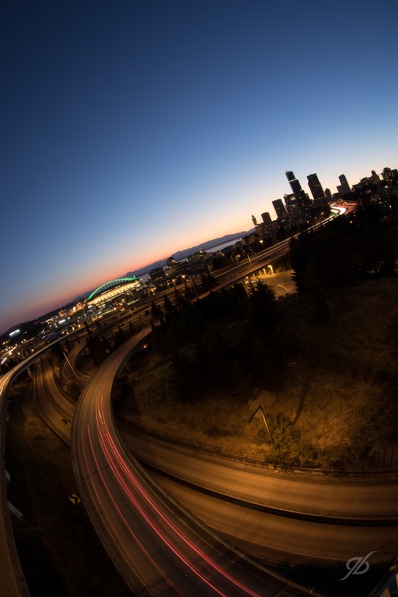Canon EF 8-15mm F4L Fisheye USM sample photo. Seattle @ night photography