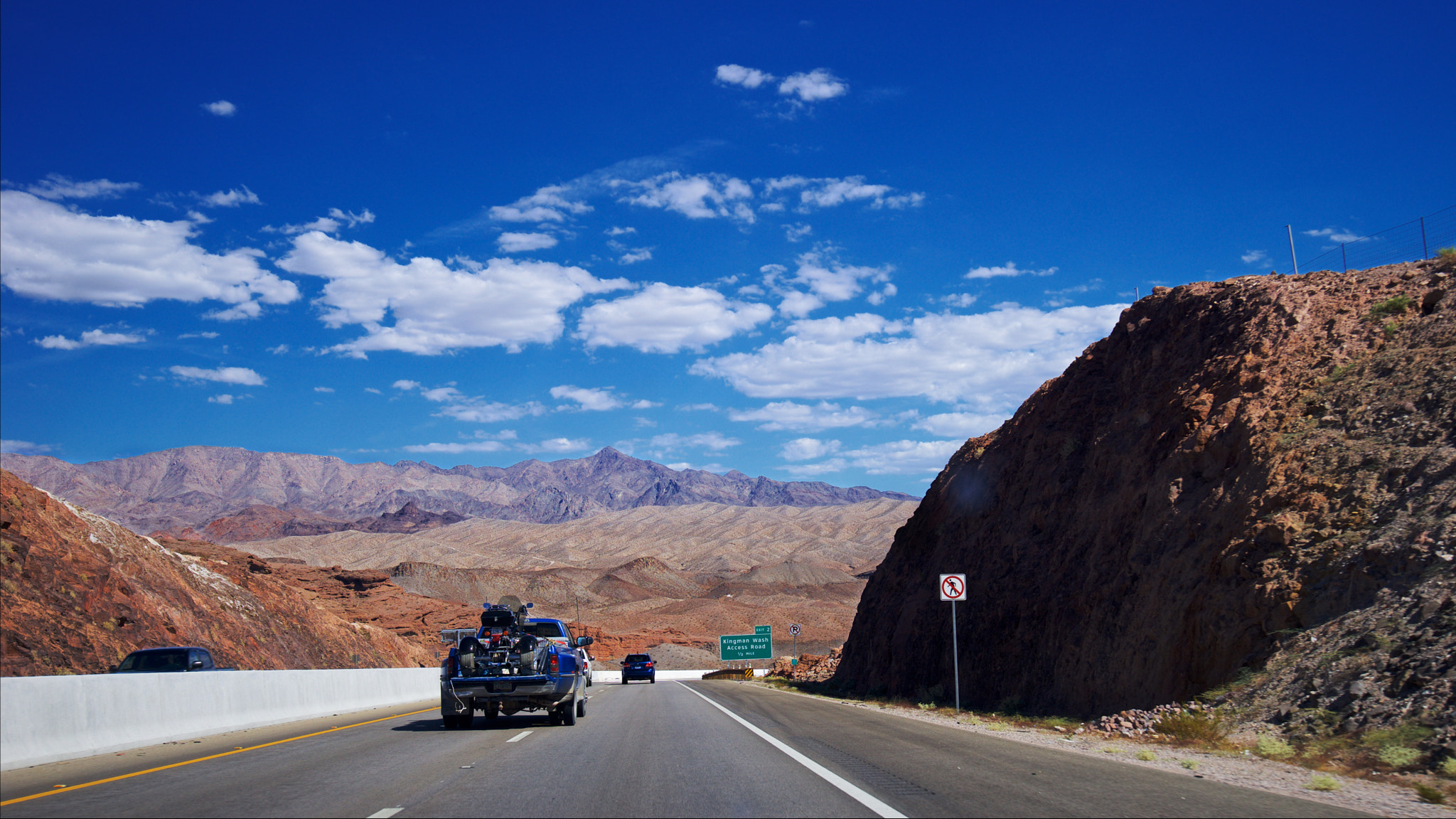 Sony a7 + Sony Vario-Tessar T* FE 16-35mm F4 ZA OSS sample photo. Colorful road and mountains photography