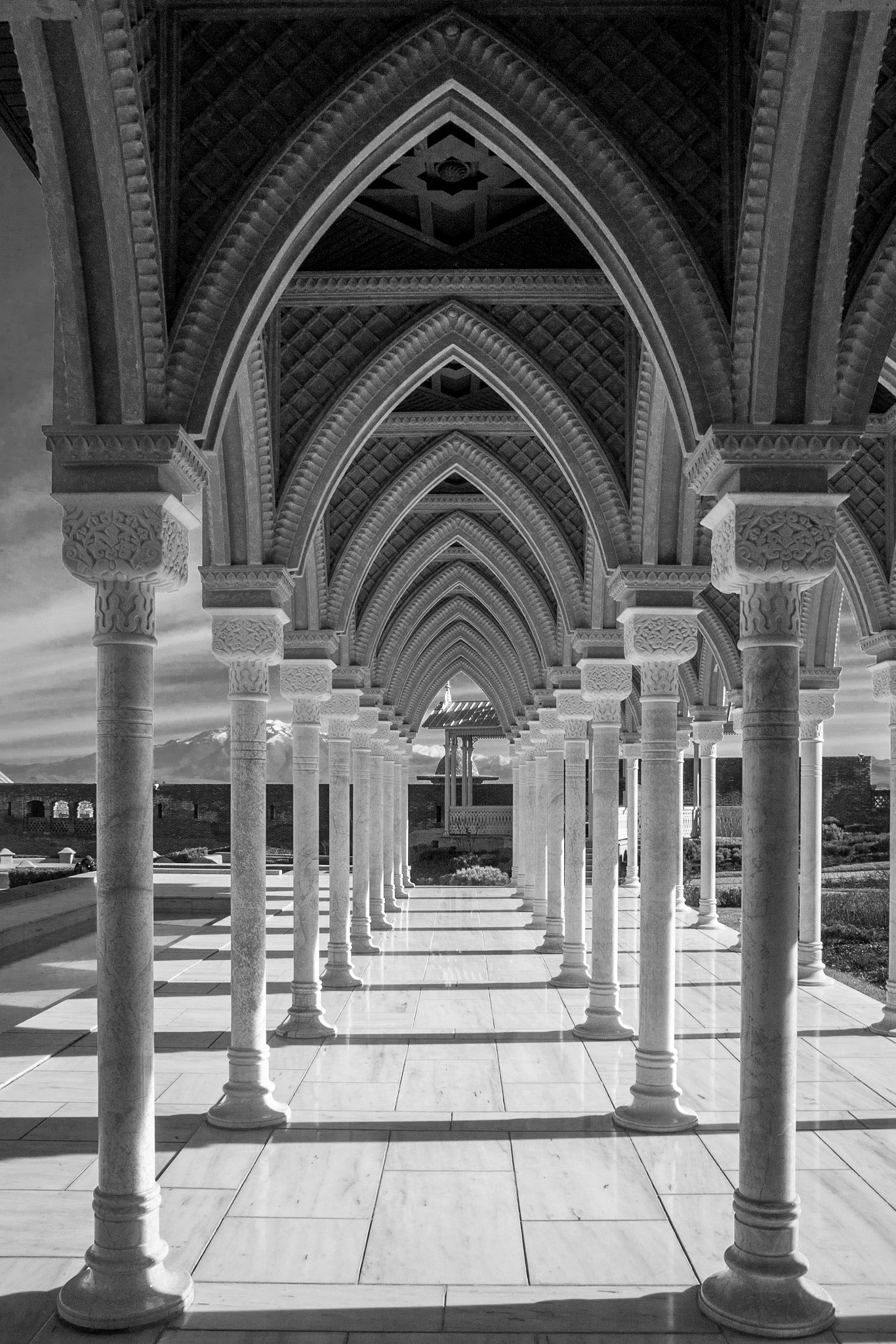 Canon EOS 6D + Canon EF 28mm F2.8 sample photo. Time tunnel photography