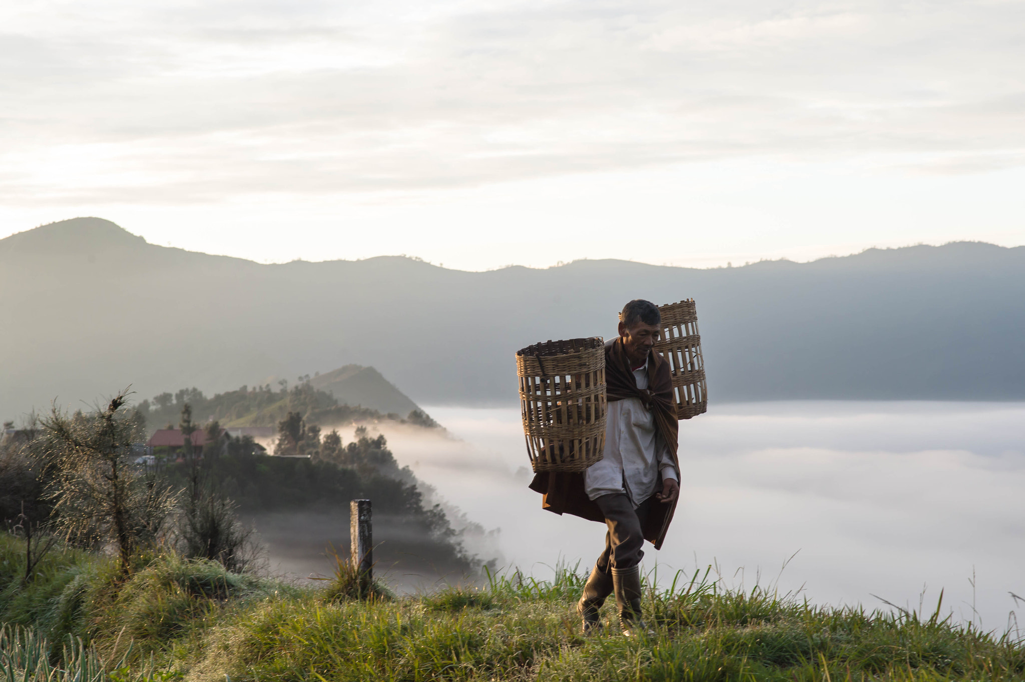 Nikon Df + Nikon AF-S Nikkor 85mm F1.8G sample photo. Tengger bromo human interest photography
