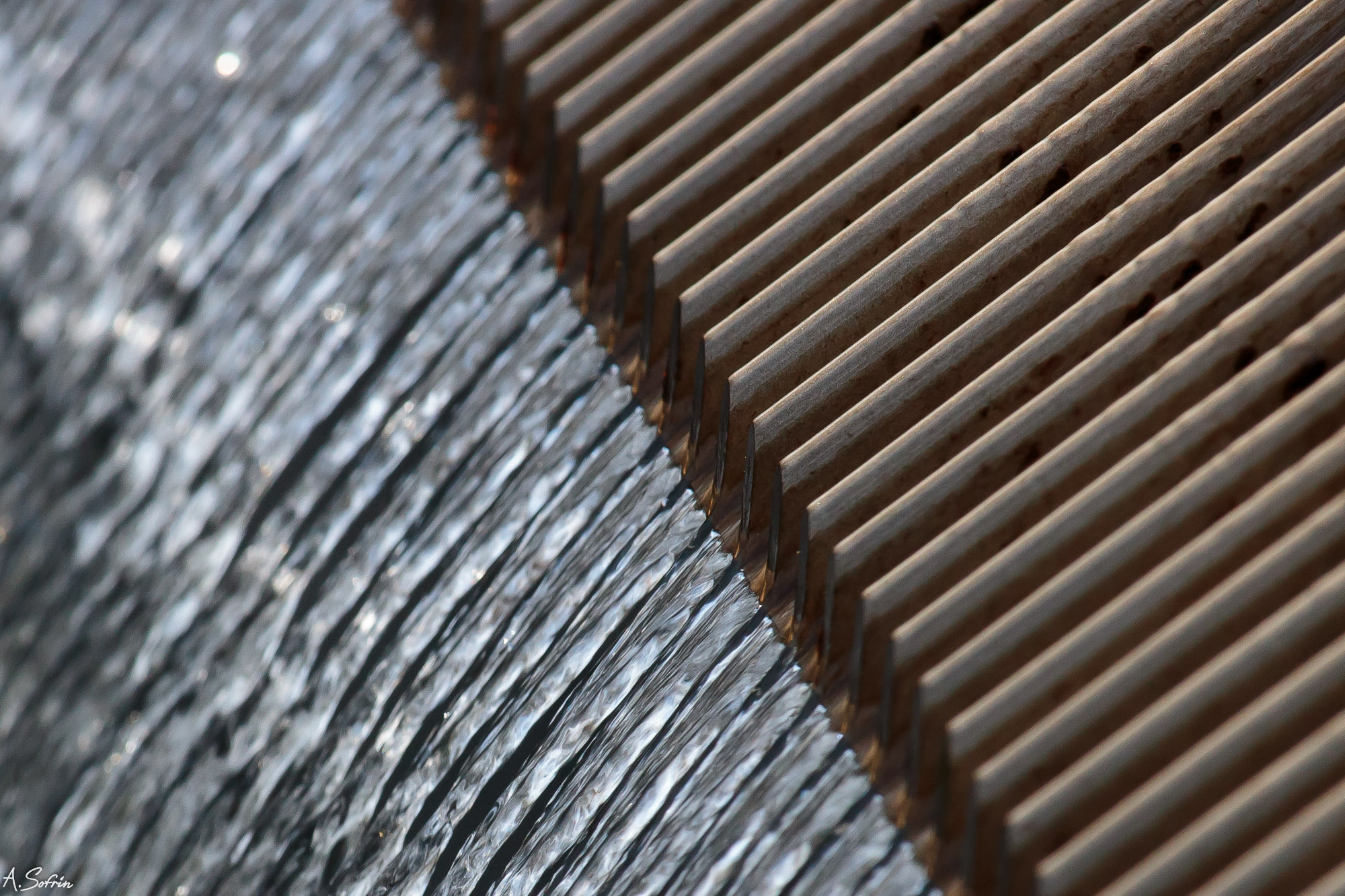Canon EOS 650D (EOS Rebel T4i / EOS Kiss X6i) sample photo. 9/11 memorial water comb photography