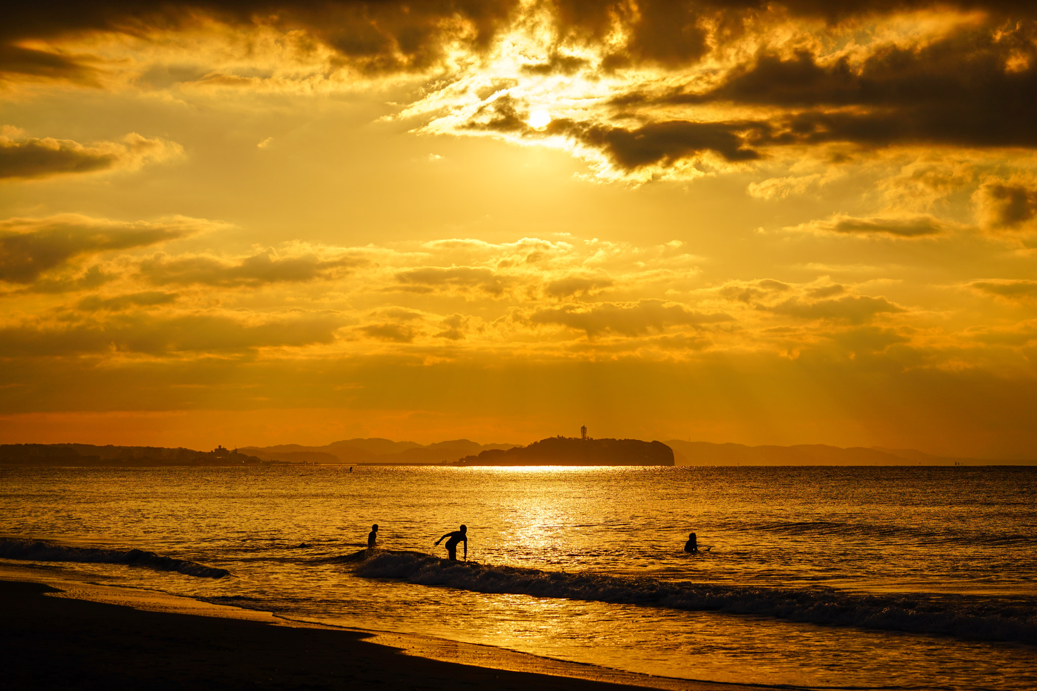 Sony 70-300mm F4.5-5.6 G SSM sample photo. Golden morning photography