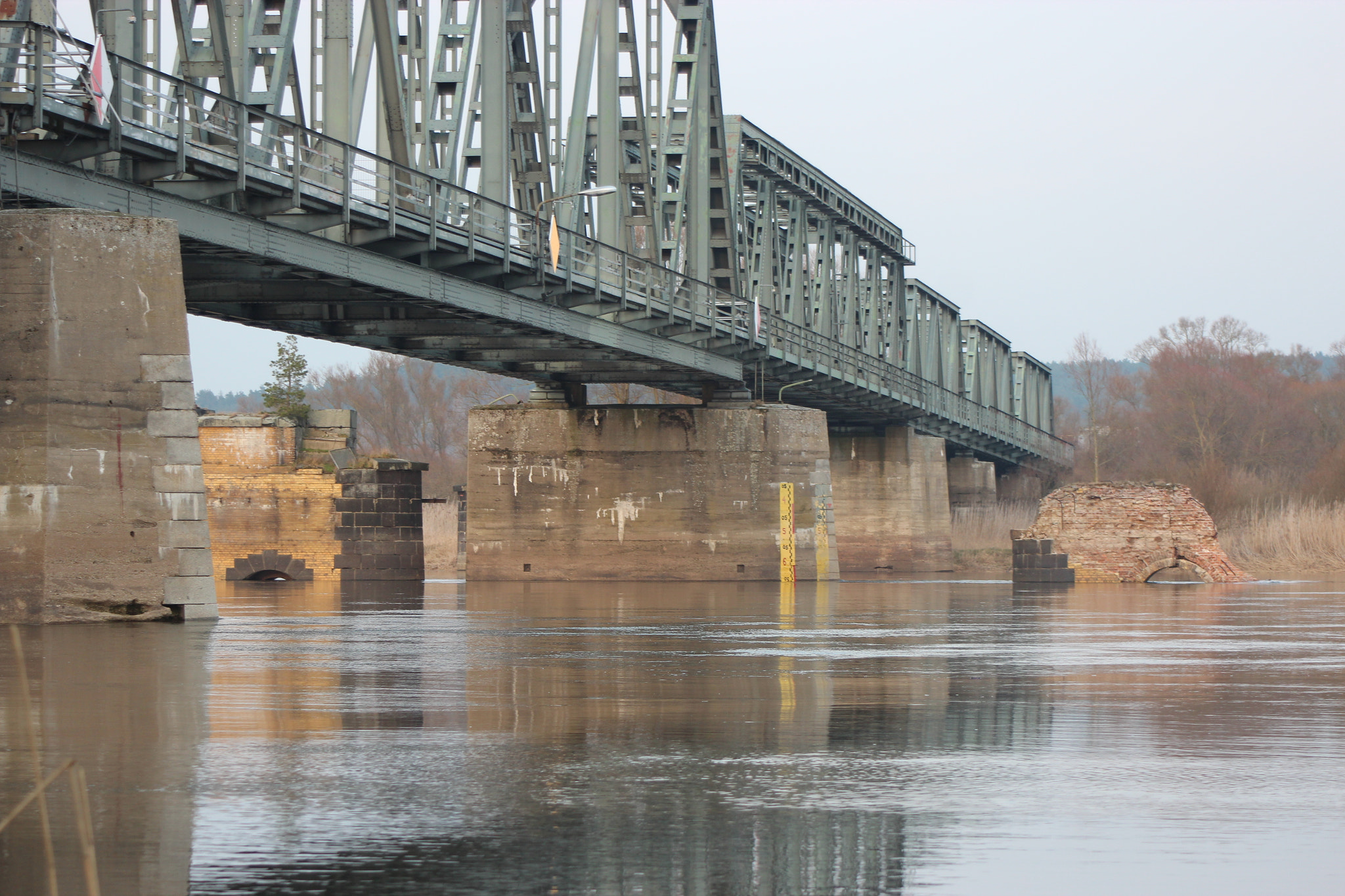 Canon EF 80-200mm F4.5-5.6 II sample photo. Old bridge photography