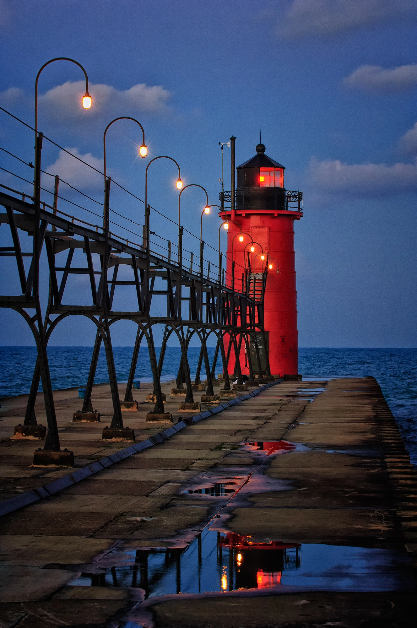 Nikon D2Xs sample photo. South haven michigan lighthouse photography