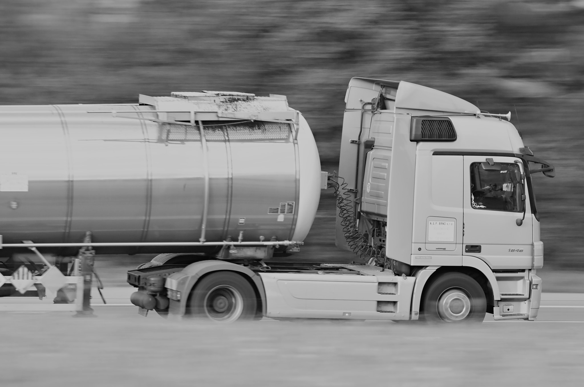 Olympus E-30 sample photo. Truck photography