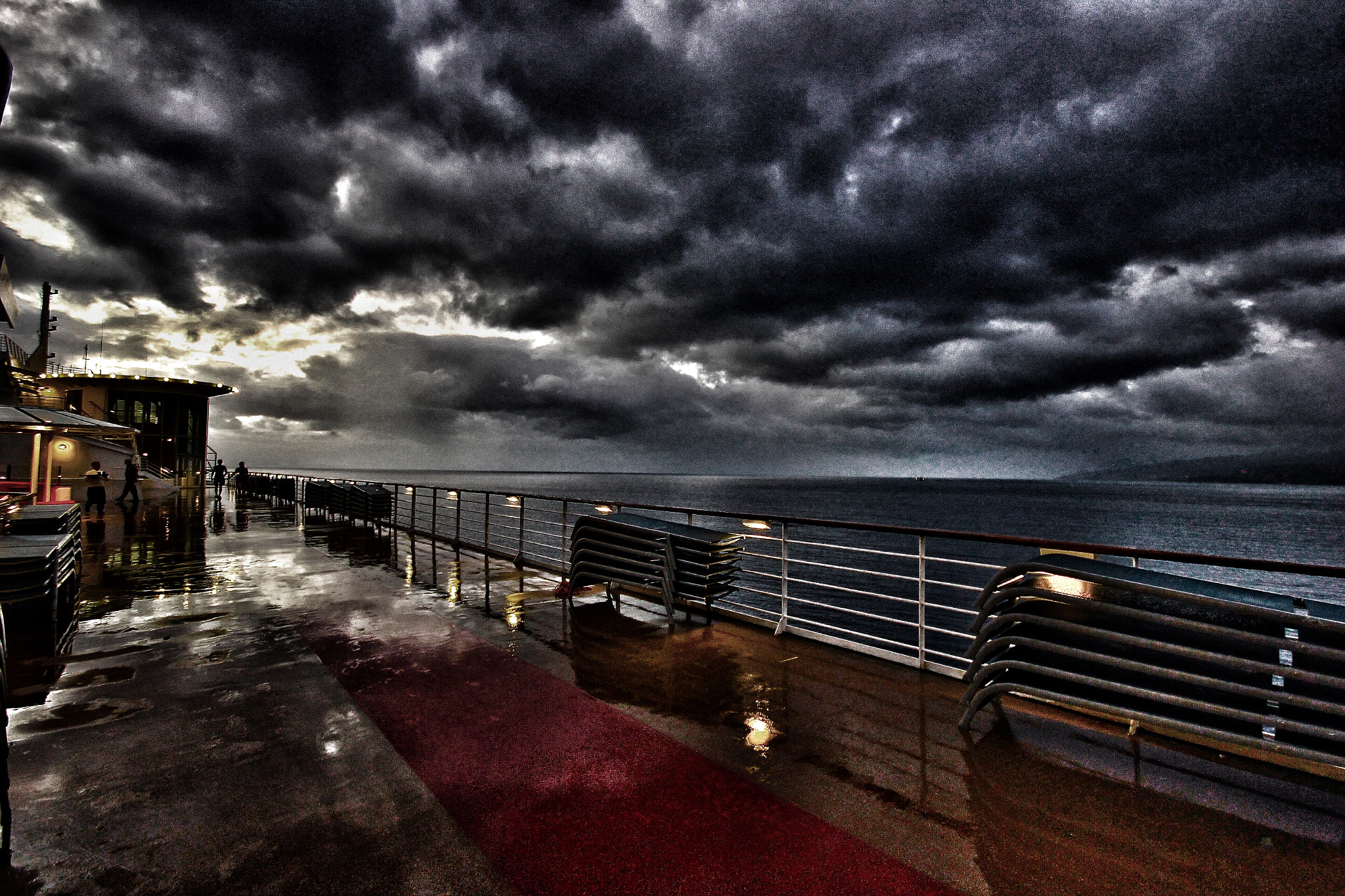 Sigma 10-20mm F4-5.6 EX DC HSM sample photo. Cruise abstract photography
