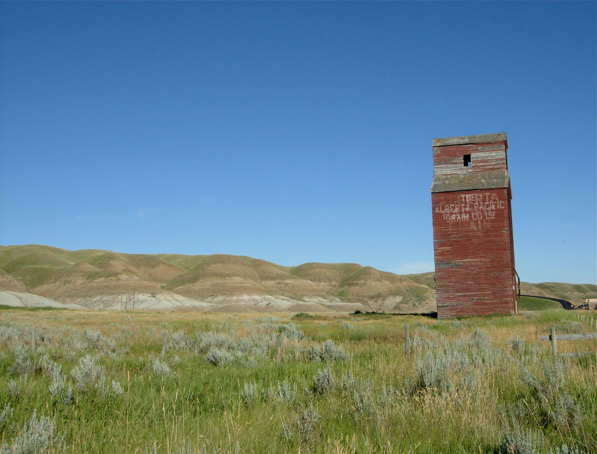 Nikon COOLPIX P4 sample photo. Dorothy, alberta photography