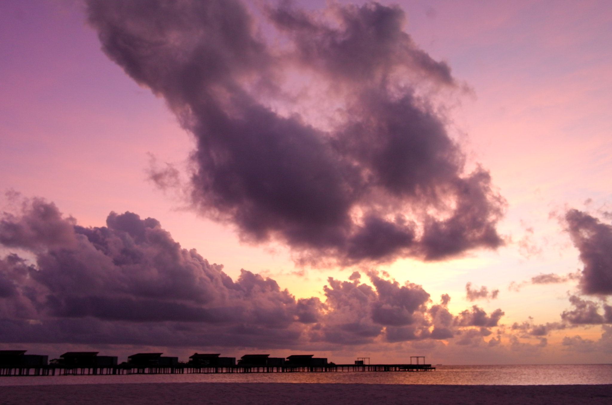 Summicron T 1:2 23 ASPH. sample photo. Sunset over the water villas in park hyatt maldives photography